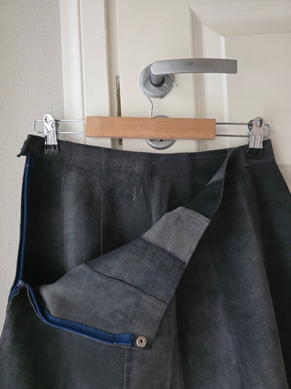 Gray suede skirt from the 60s-70s, belt 68cm, size 34-36