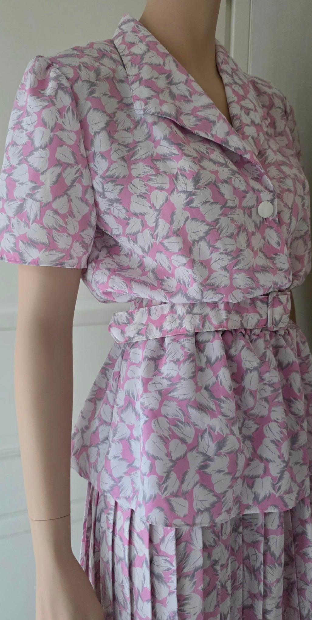 Beverly Santee, pleated dress from the 80s, size 36-38