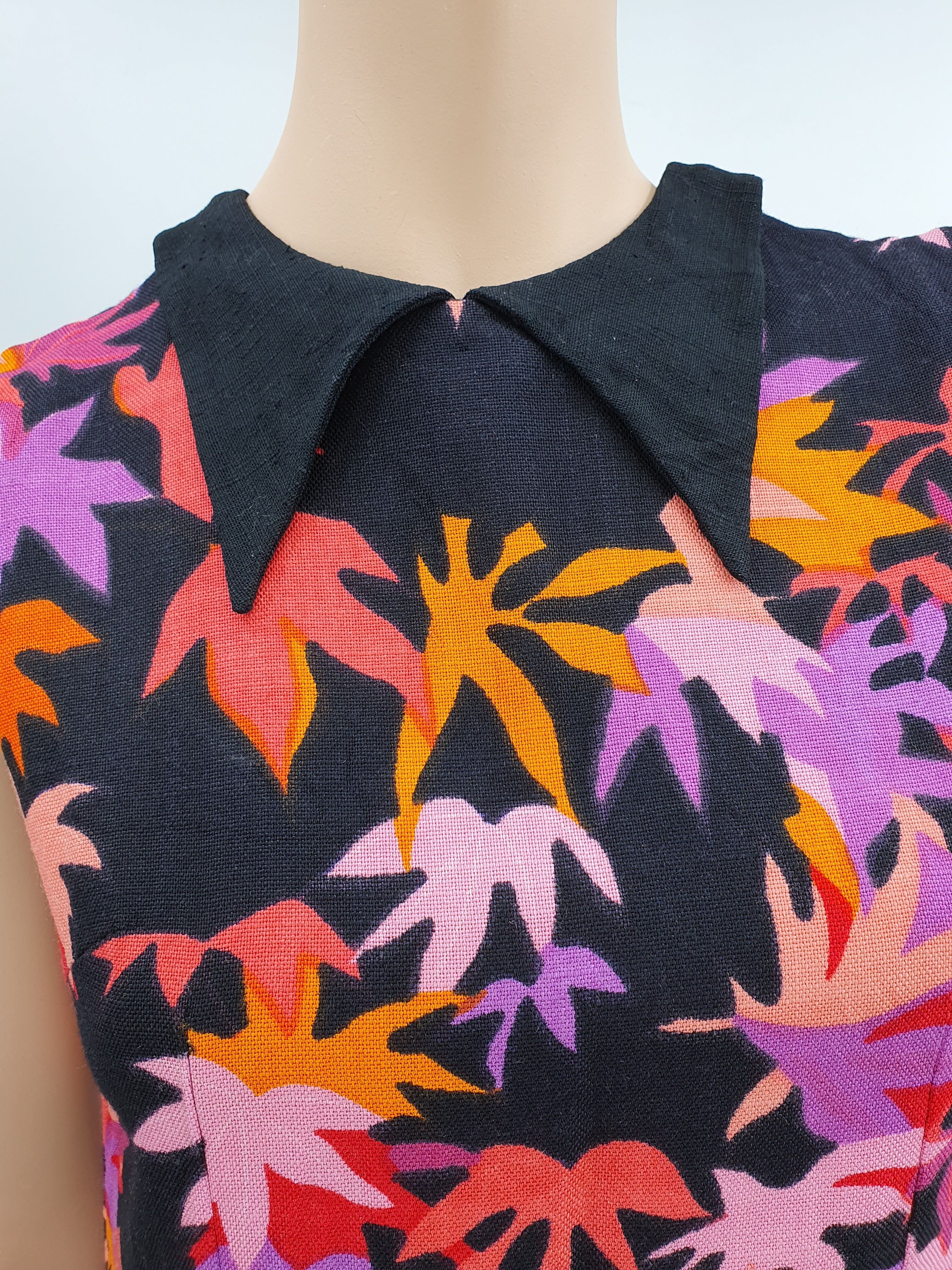 Kaarina, sleeveless dress from the 60s-70s, non-iron fabric, size 36