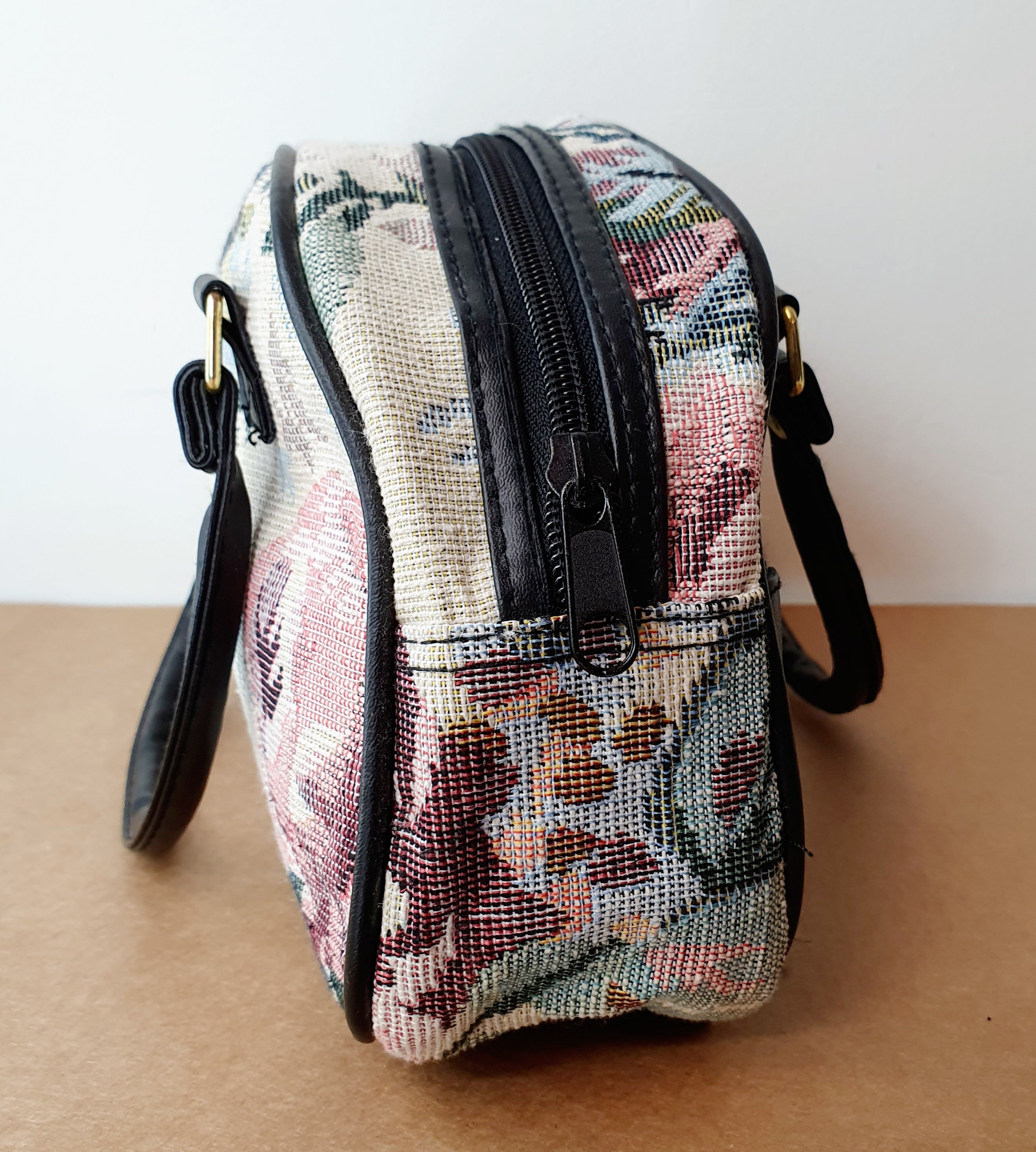 Gobelin-patterned small bag from the 90s