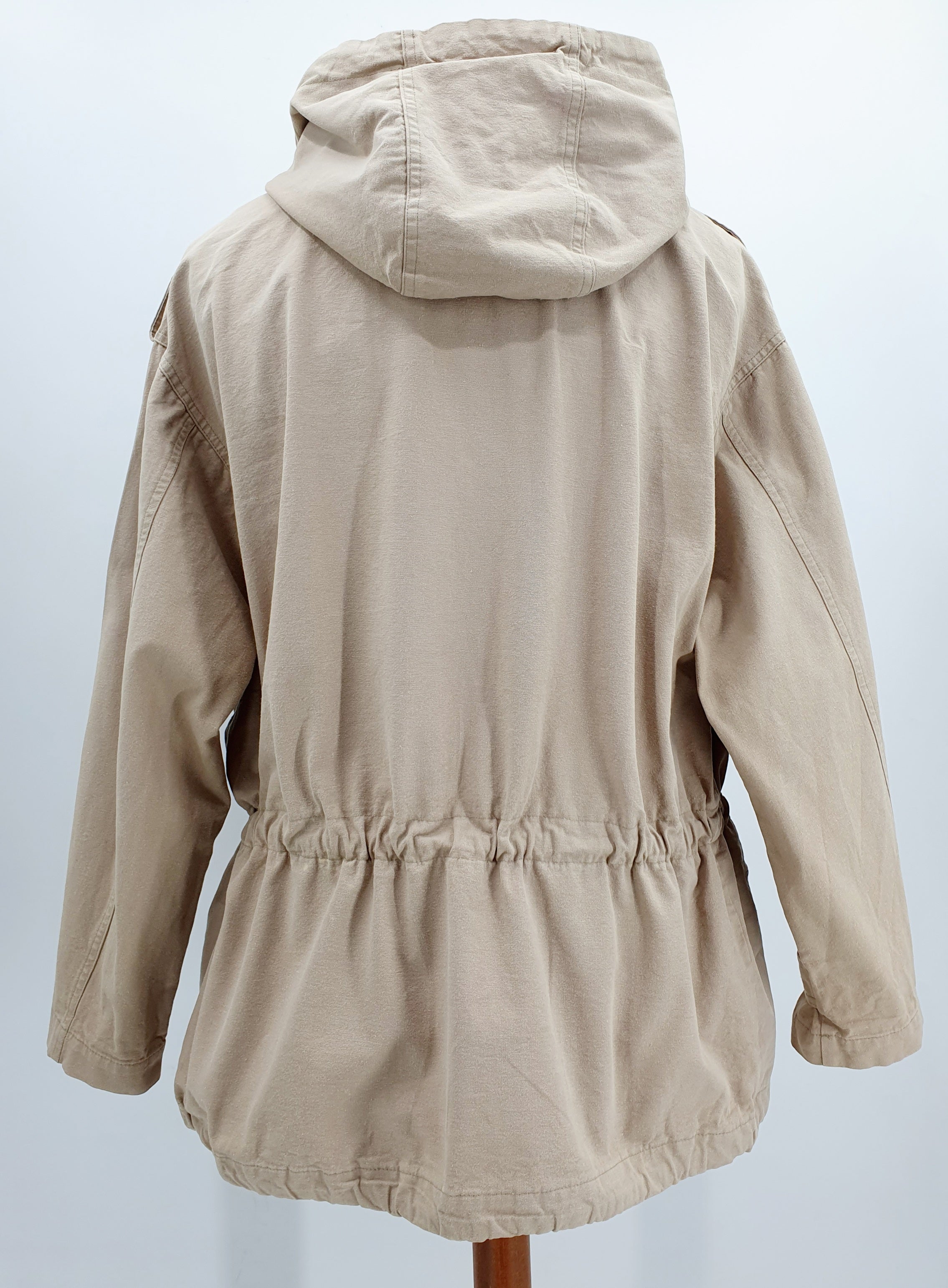 Marimekko MIesten vintage välikausitakki 80-90-luku, väri beige, kuva selkäpuolelta