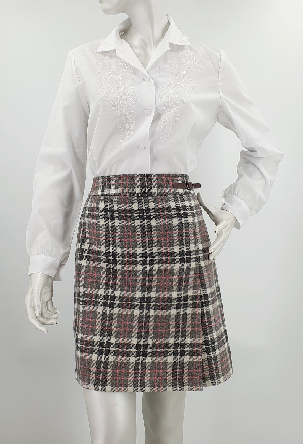 Park Lane, short checked skirt from the 2000s, belt 70cm, size 34