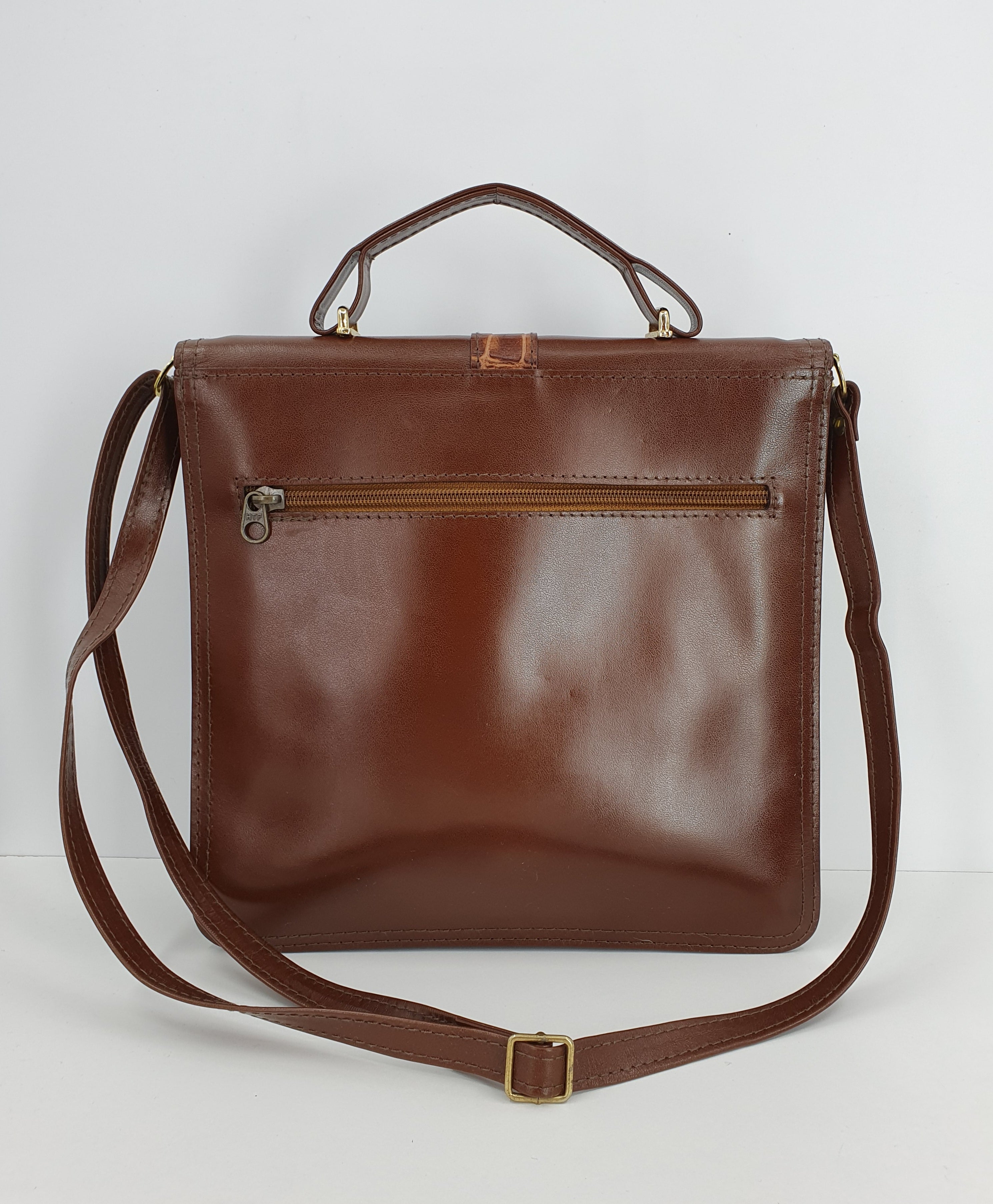 Cognac brown shoulder bag from the 90s