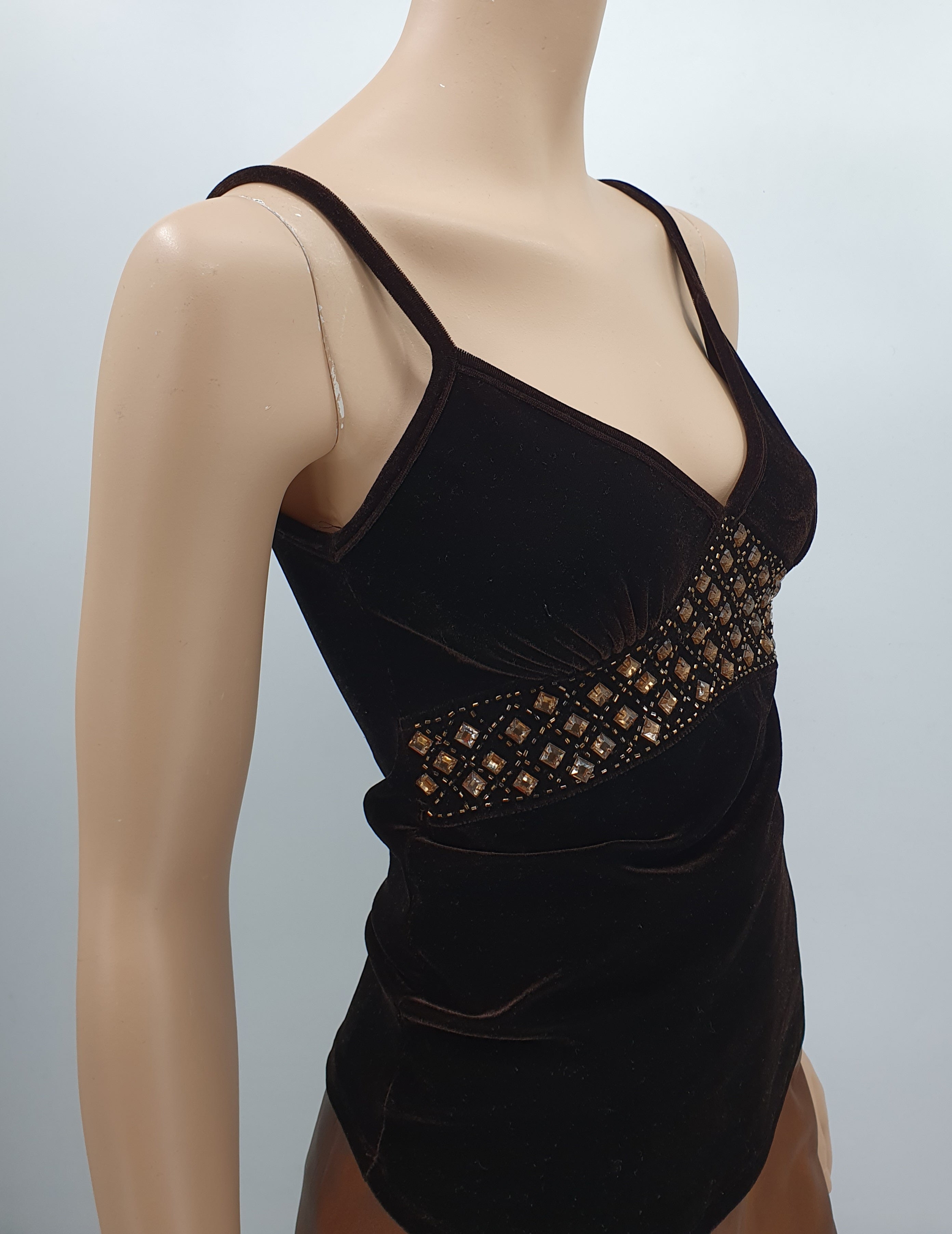 Samettitoppi 2000-luvun alusta, väri ruskea, koko 34