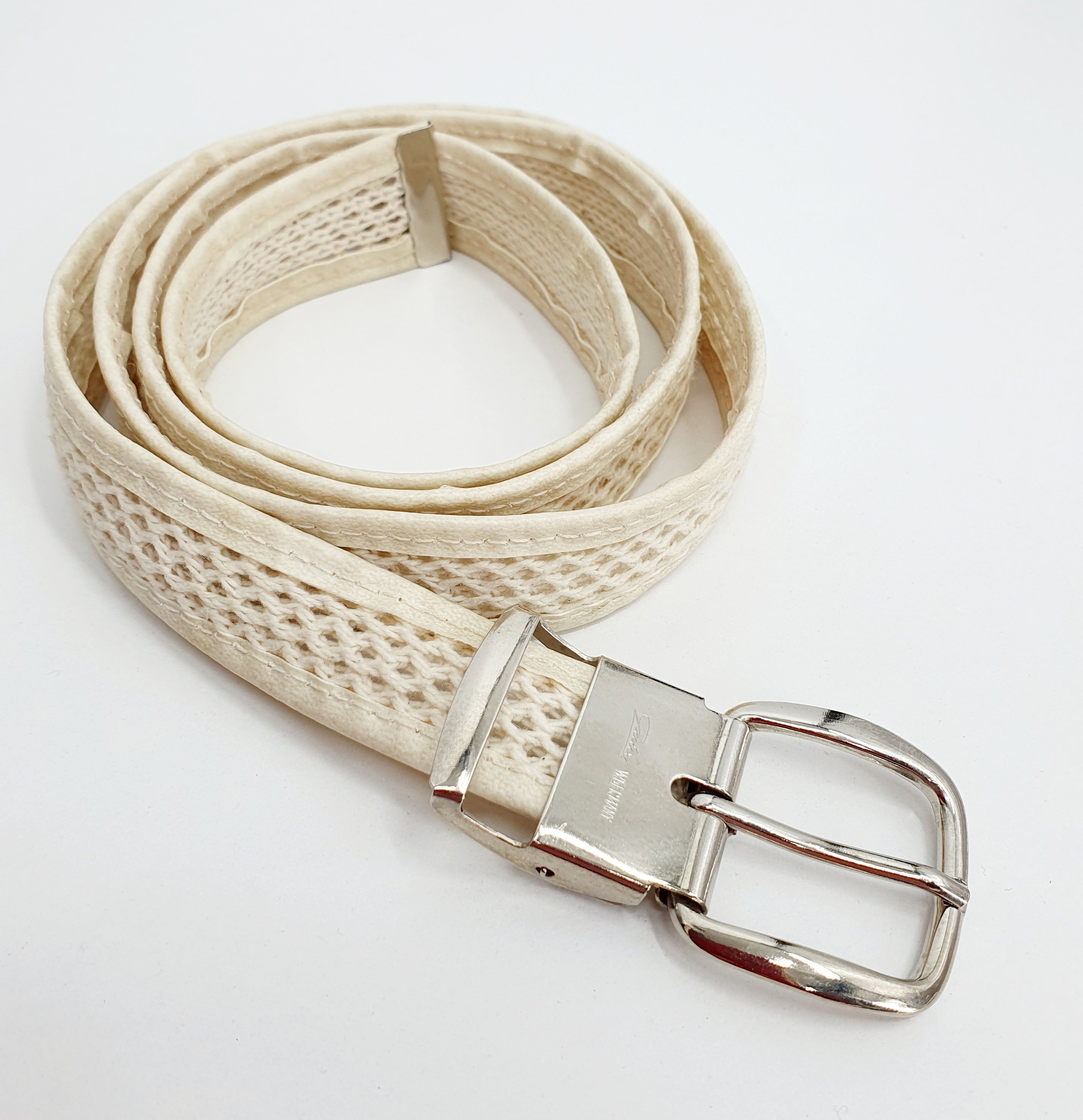 Kapea vyö 1980-luvulta, väri luonnonvalkoinen