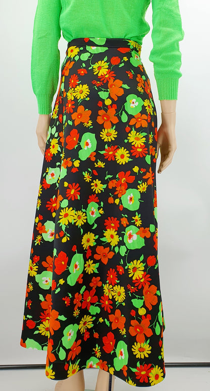 Colorful wrap skirt from the 70s, size 34-40