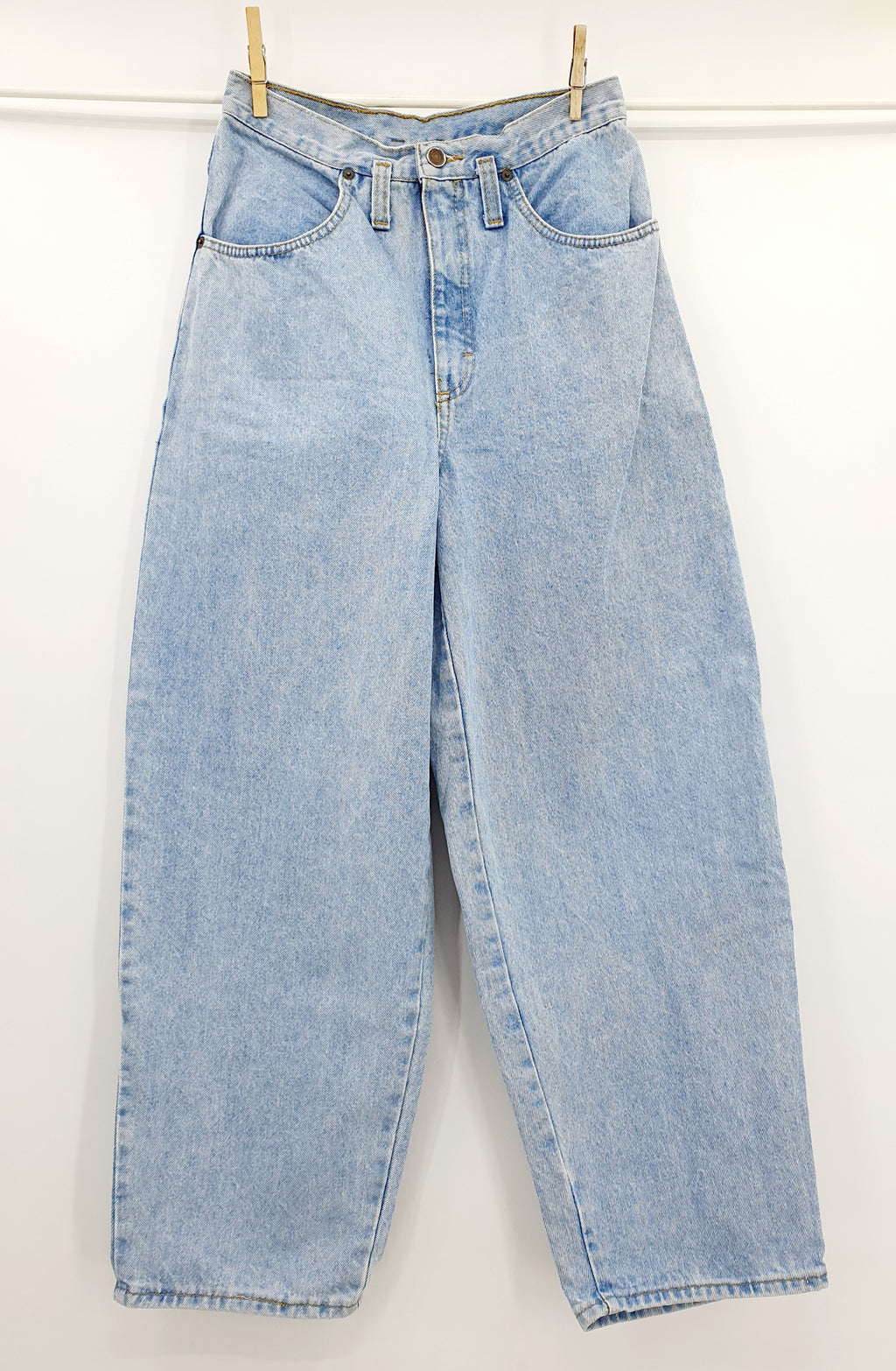 Very Nice, tynnyrifarkut 90-luvulta, väri vaaleansininen, barrel-fit