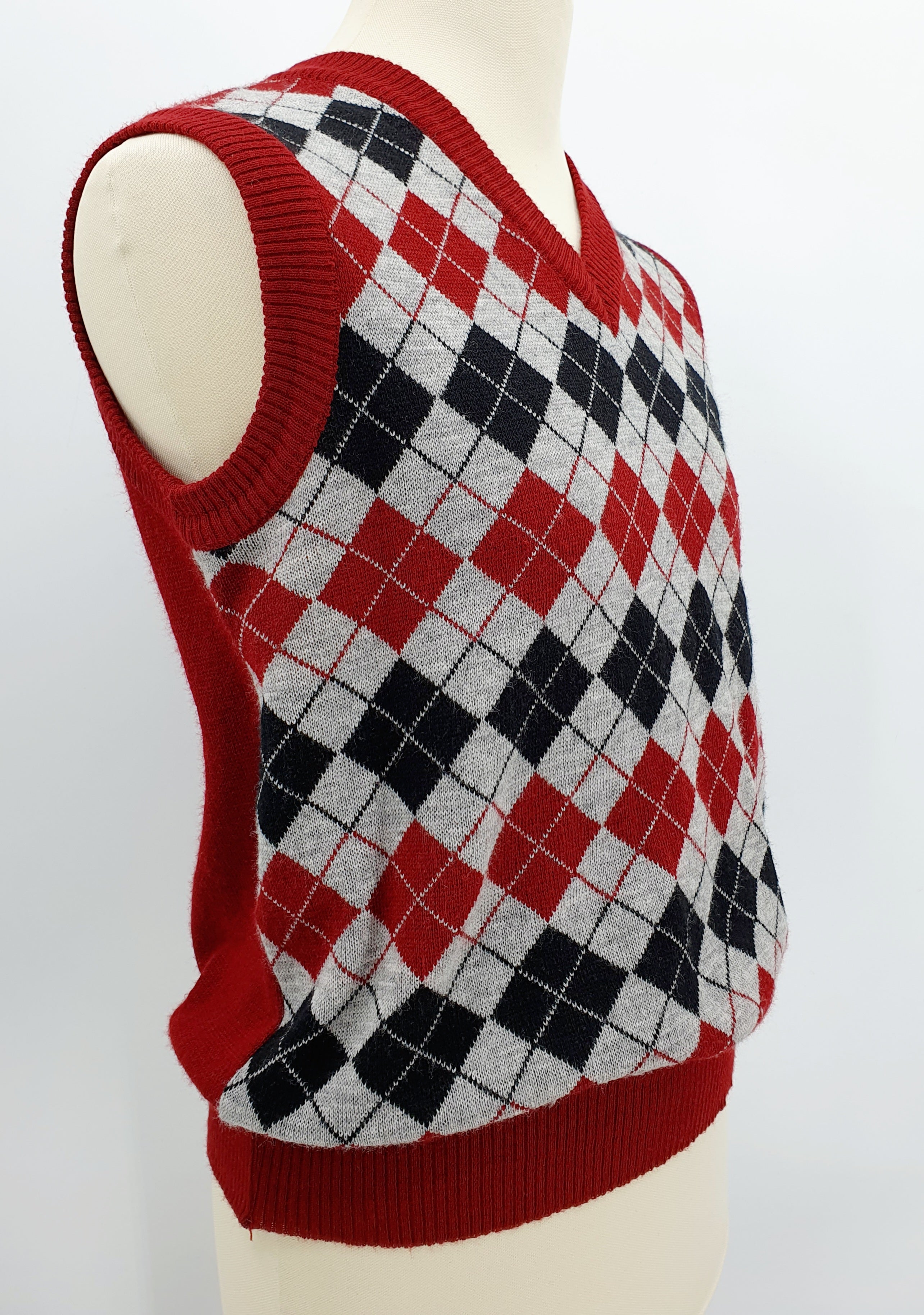 Ruutukuvioinen miesten neuleliivi 80-luku Kuva sivulta