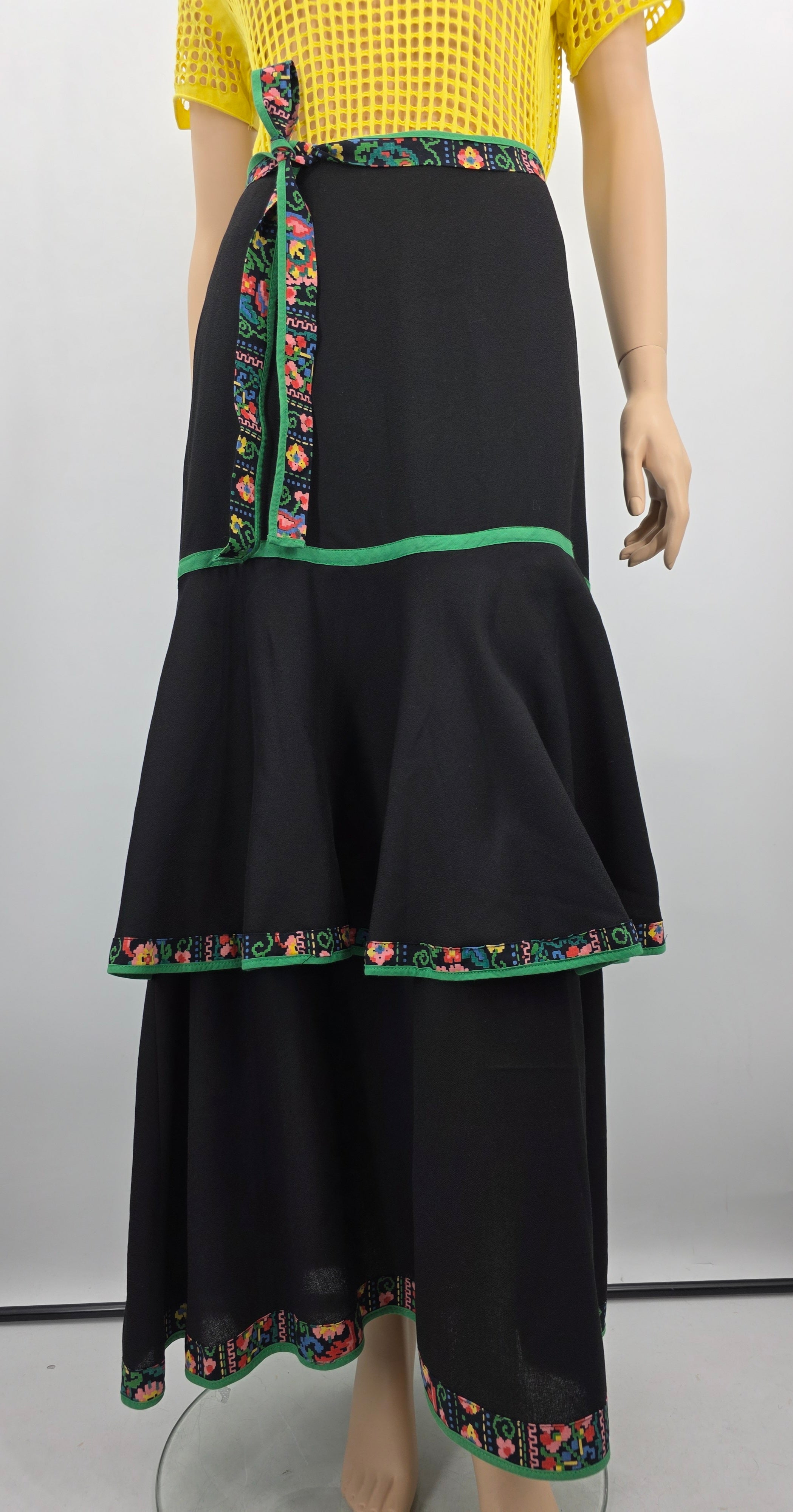 Black maxi skirt with colorful details, from the 70s, waist 74cm, size 36-38
