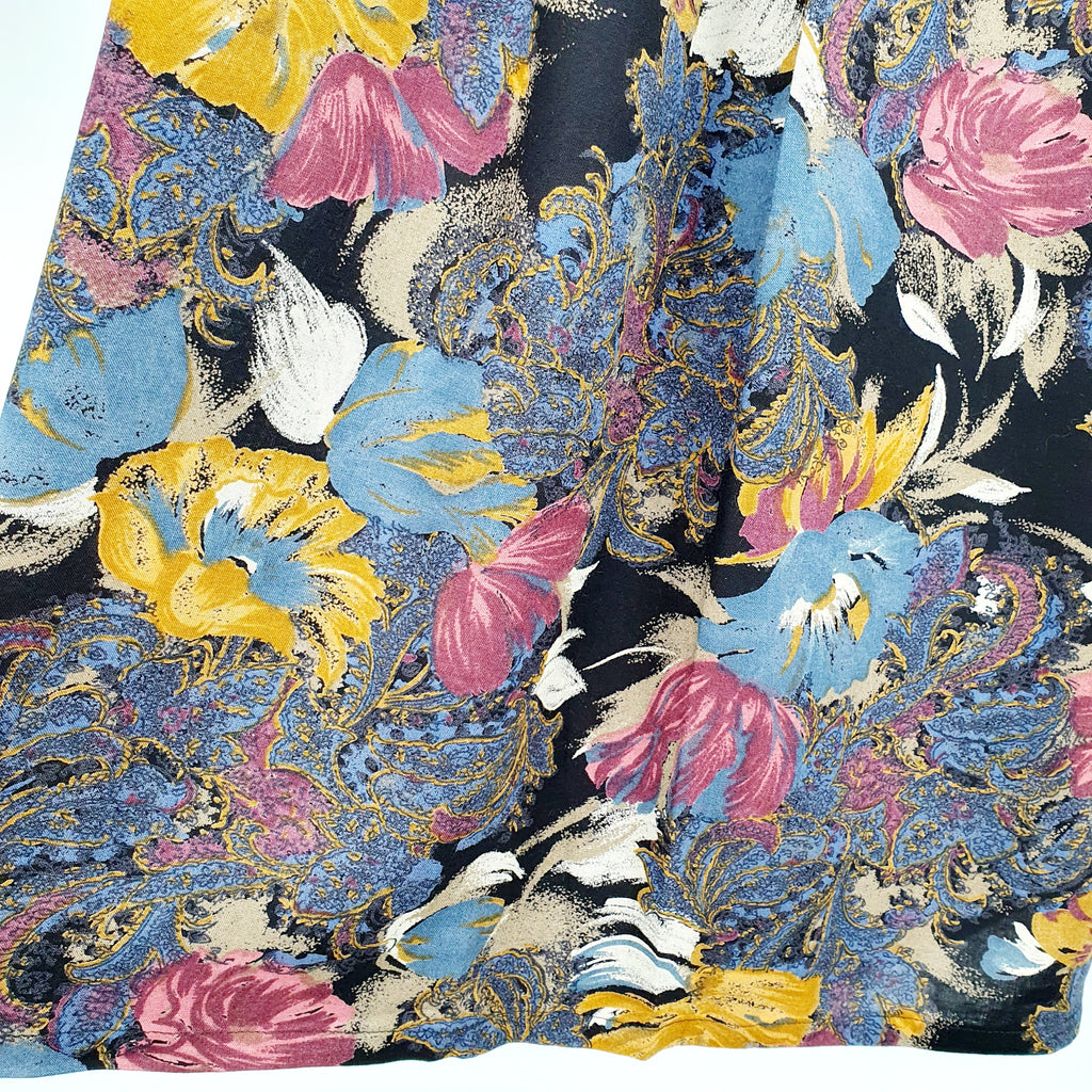 Floral patterned viscose skirt from the 80s-90s, waist 74cm, size 36(38)
