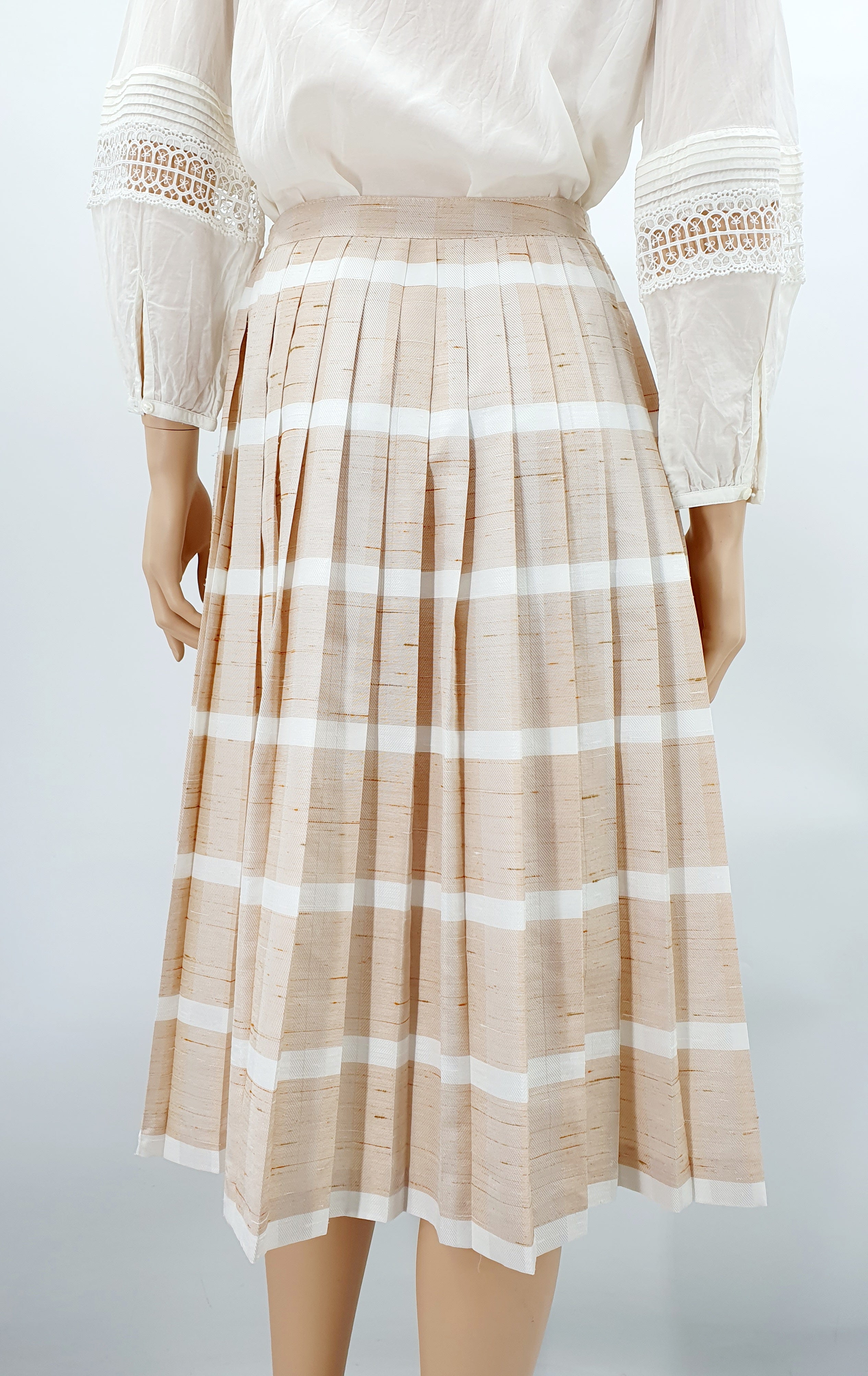 Design-Tuote, light pleated skirt from the 80s, waist 66cm, size 34
