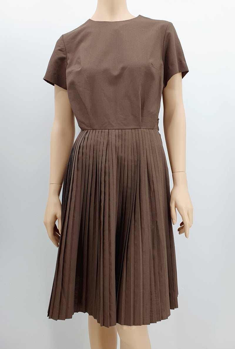 Kaakaonruskea vintagemekko 60-luvulta, vekkihelma