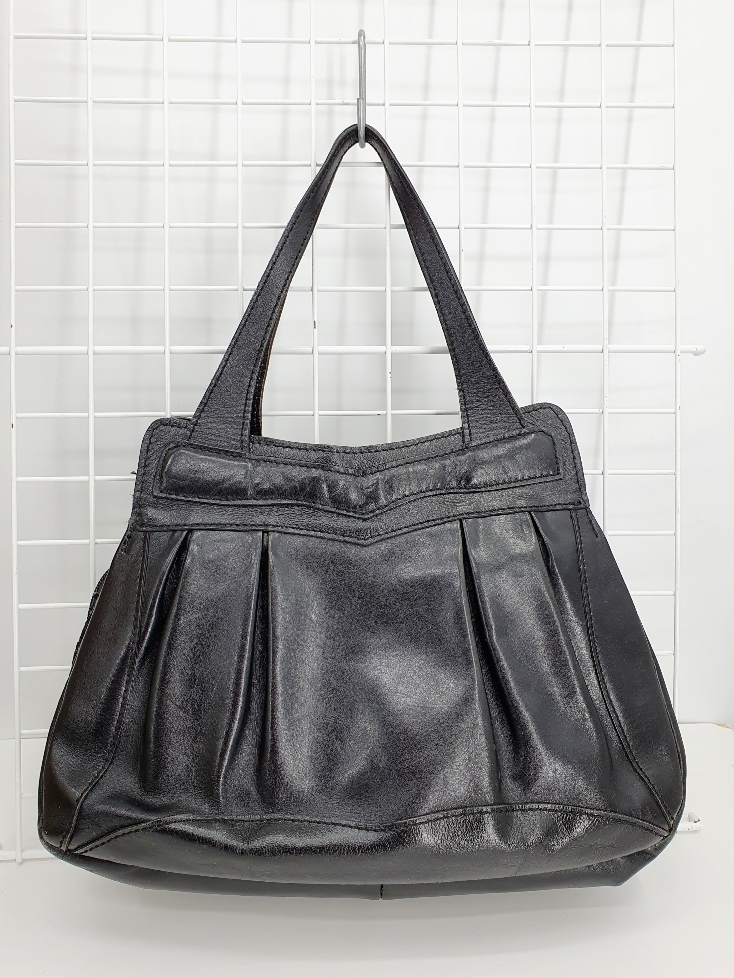 Suomalainen vintage käsilaukku 70-luvulta, musta