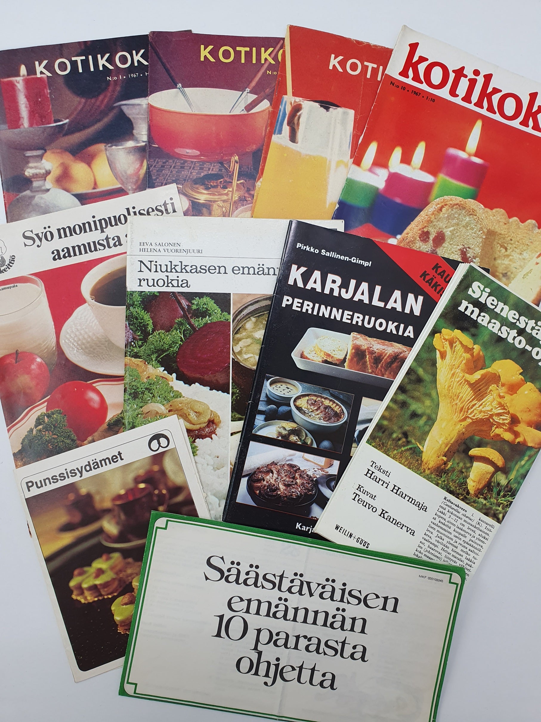 Erilaisia keittiöaiheisia lehtiä ja lehtisiä 1960-70-luvulta
