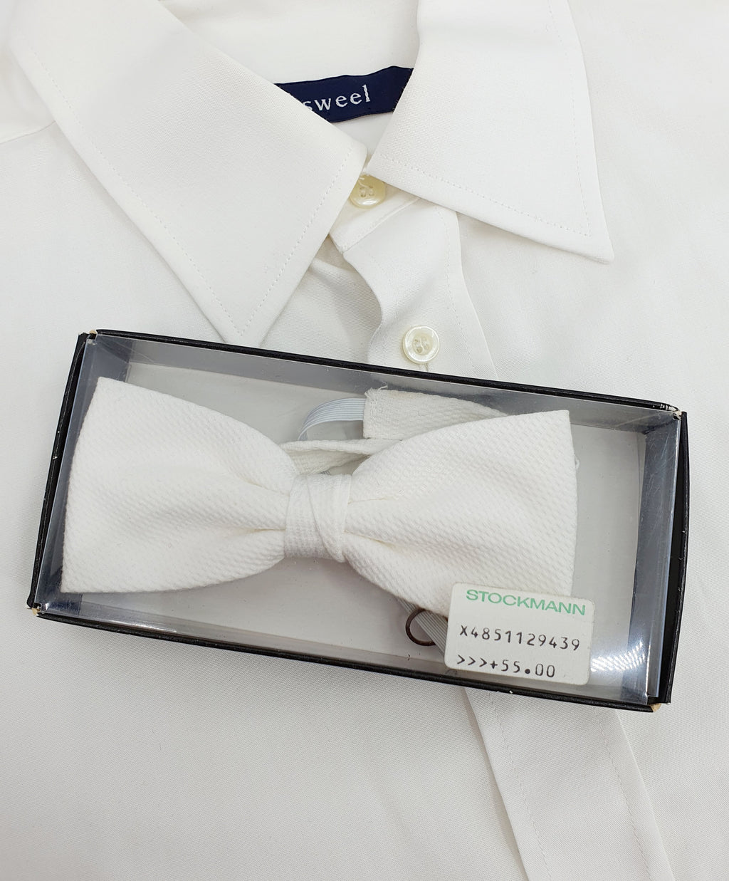 Valkoinen miesten rusetti 90-luvulta, kuva paketista