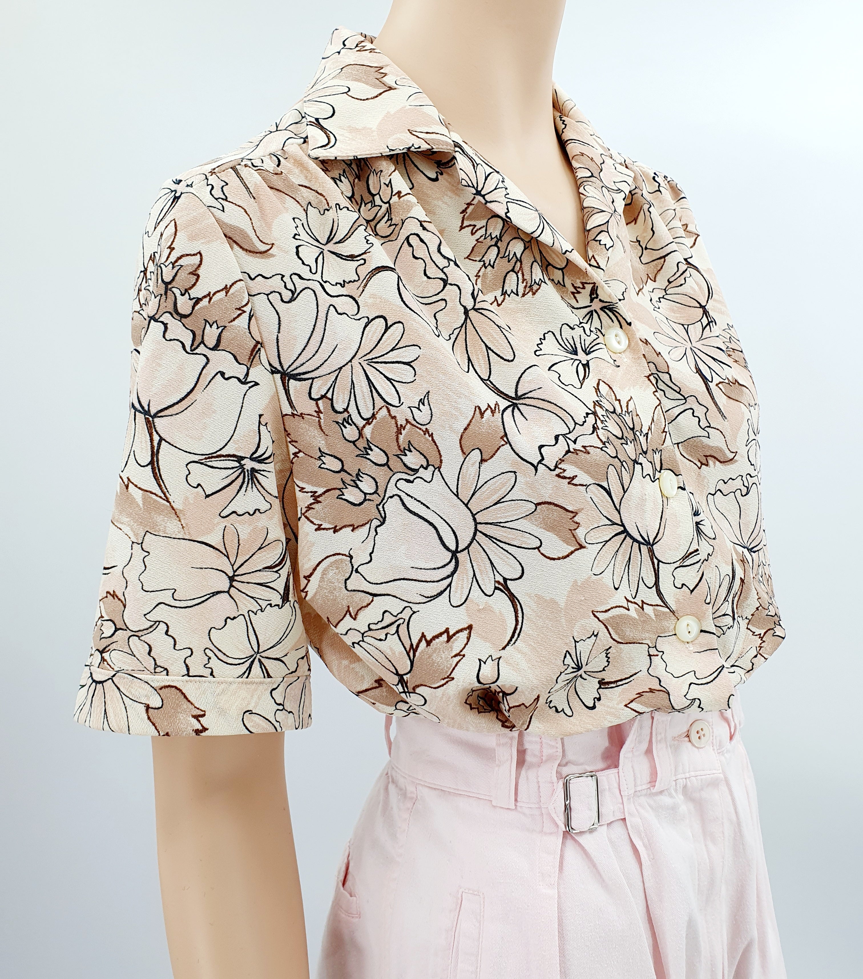 Finnwear, light-colored vintage shirt from the 70s-80s, size 38-40
