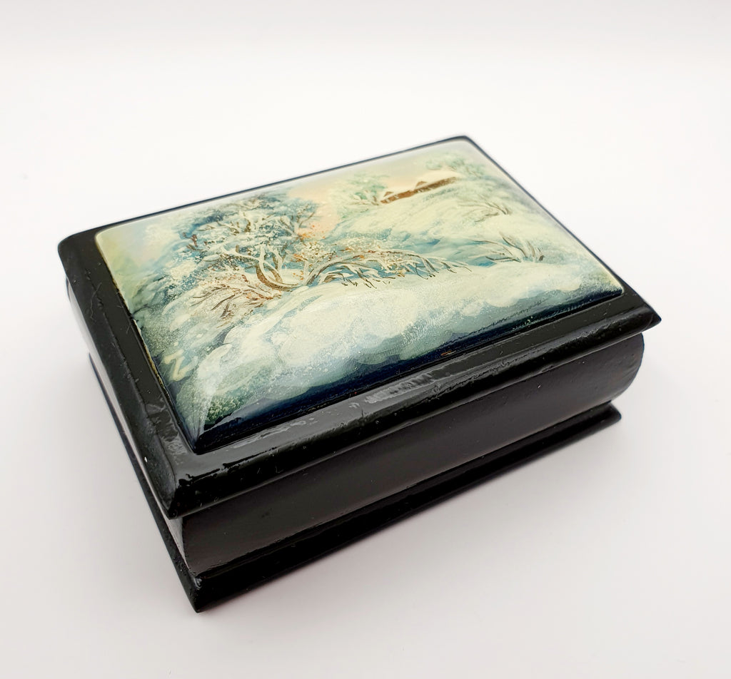 Small wooden jewelry box, Heart/Winter landscape