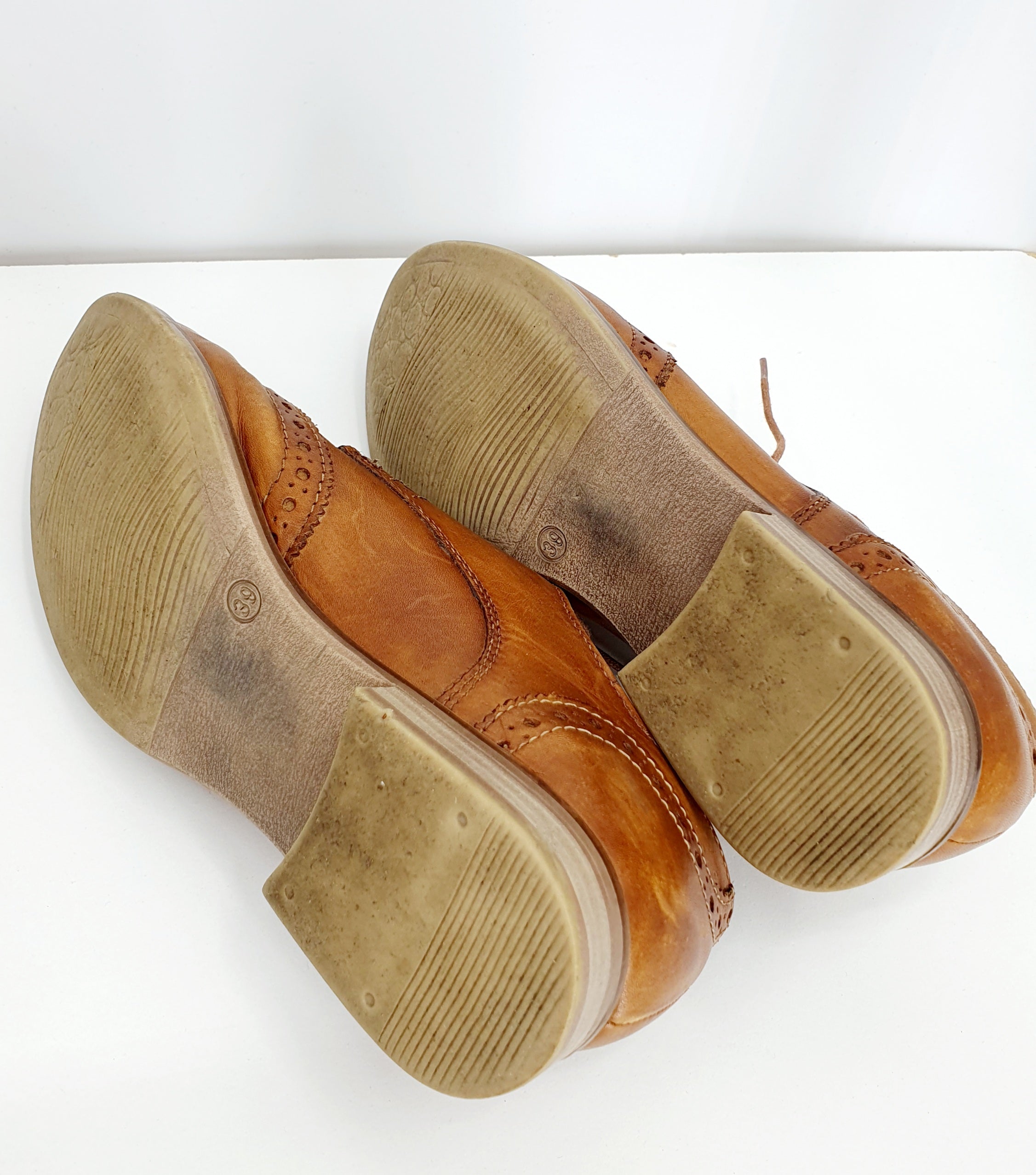 Pier One, ruskeat oxford-tyyliset nauhakengät, koko 39, kuva pohjasta