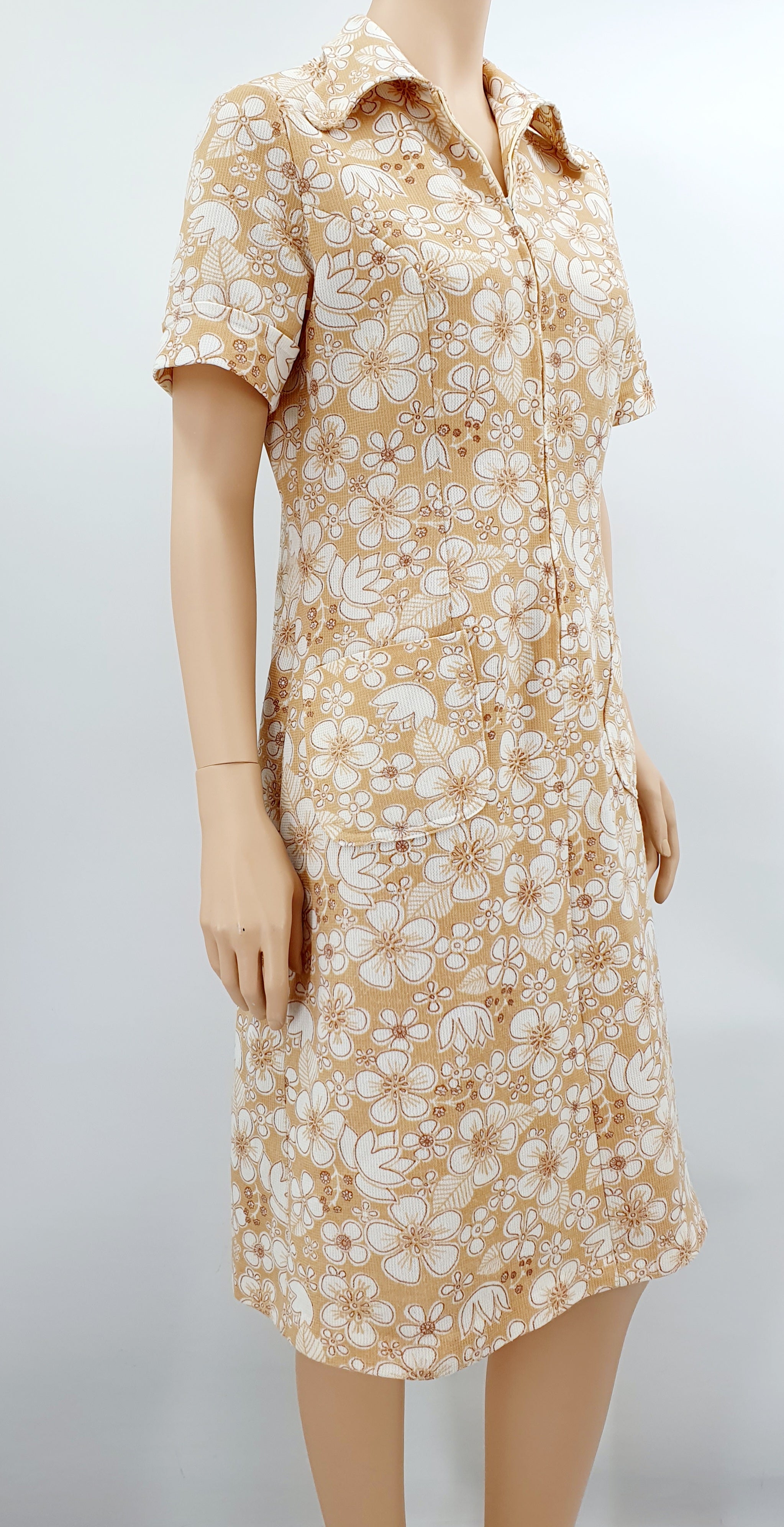 FinnKarelia, beige-white floral dress from the 70s, size (38)40