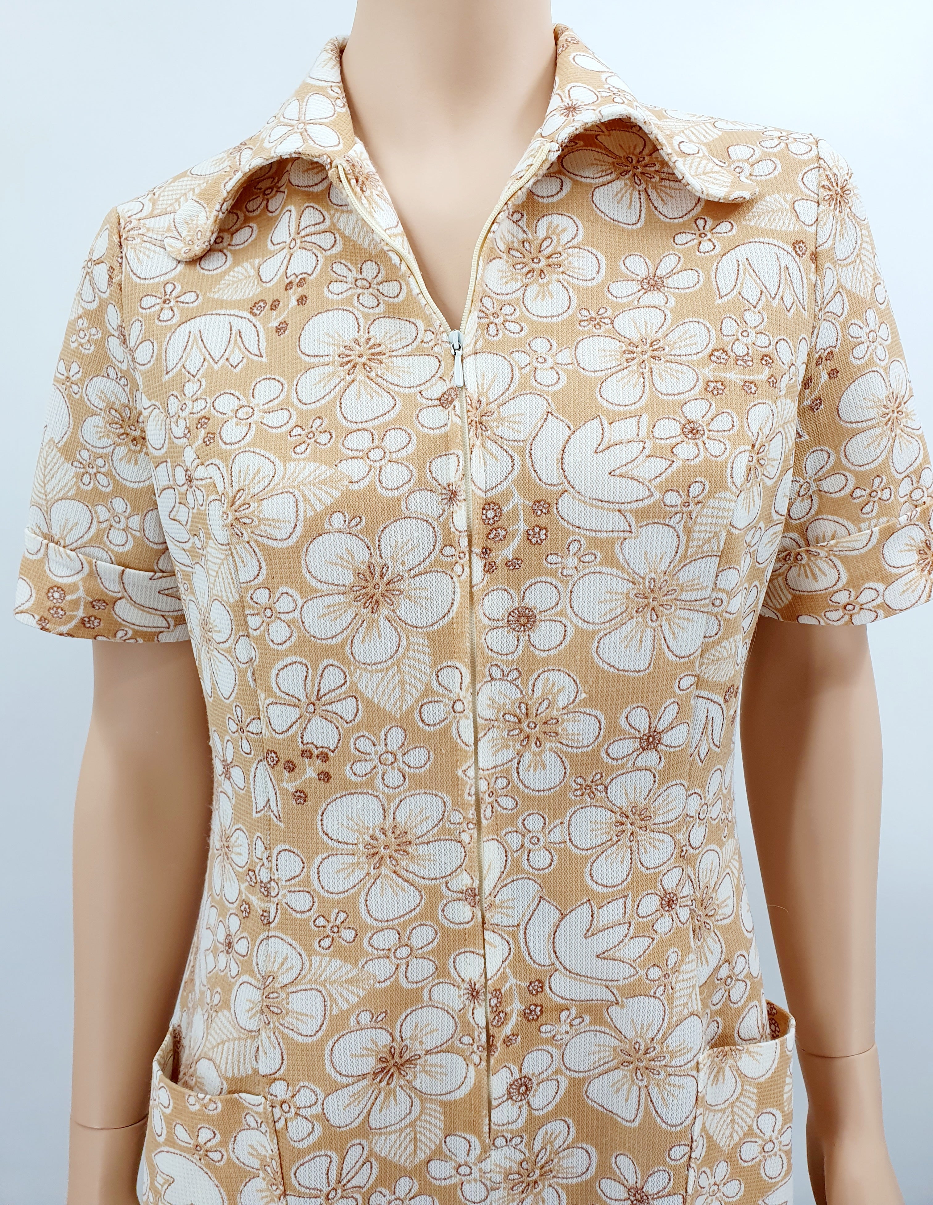 FinnKarelia, beige-white floral dress from the 70s, size (38)40