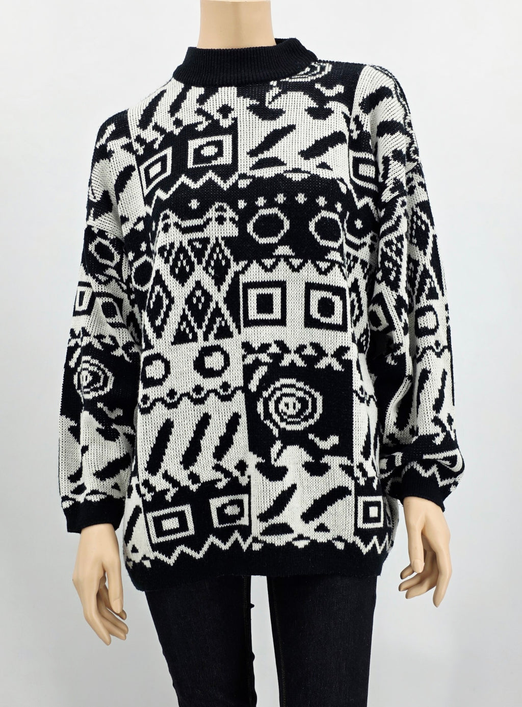 Black and white sweater from the 80s, size 42-44
