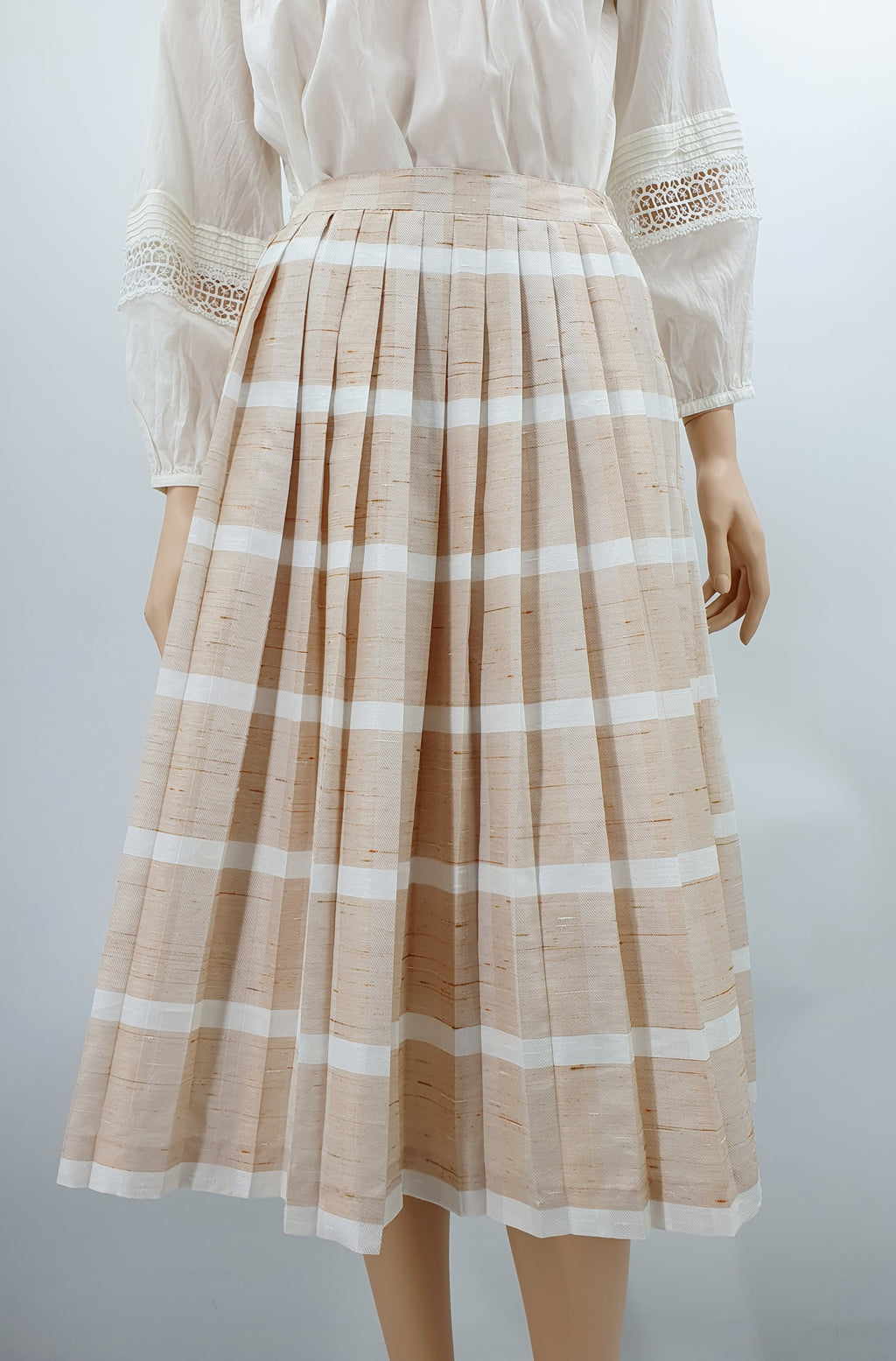 Design-Tuote, light pleated skirt from the 80s, waist 66cm, size 34