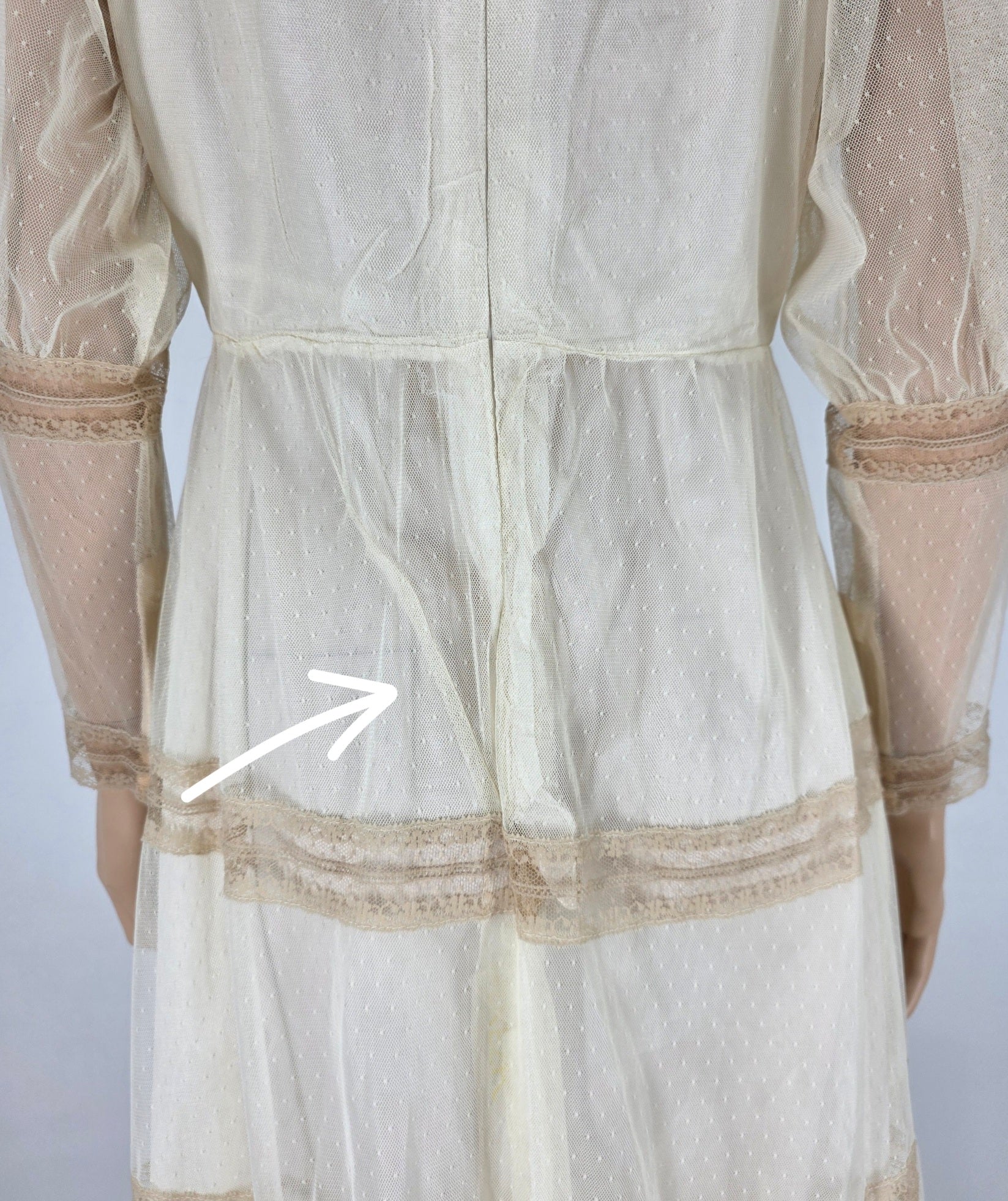 Off-white lace maxi dress from the 60s-70s, size 36/38