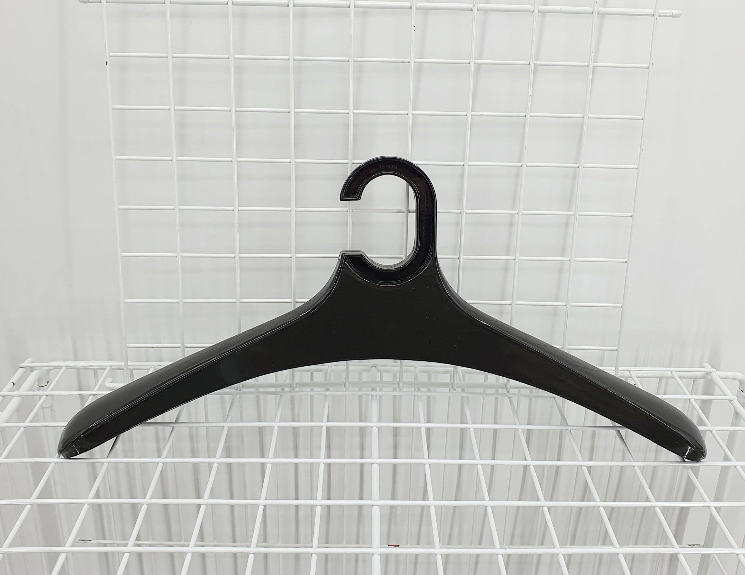 MK-Tuote Oy, musta muovihengari 1970-80-luvulta