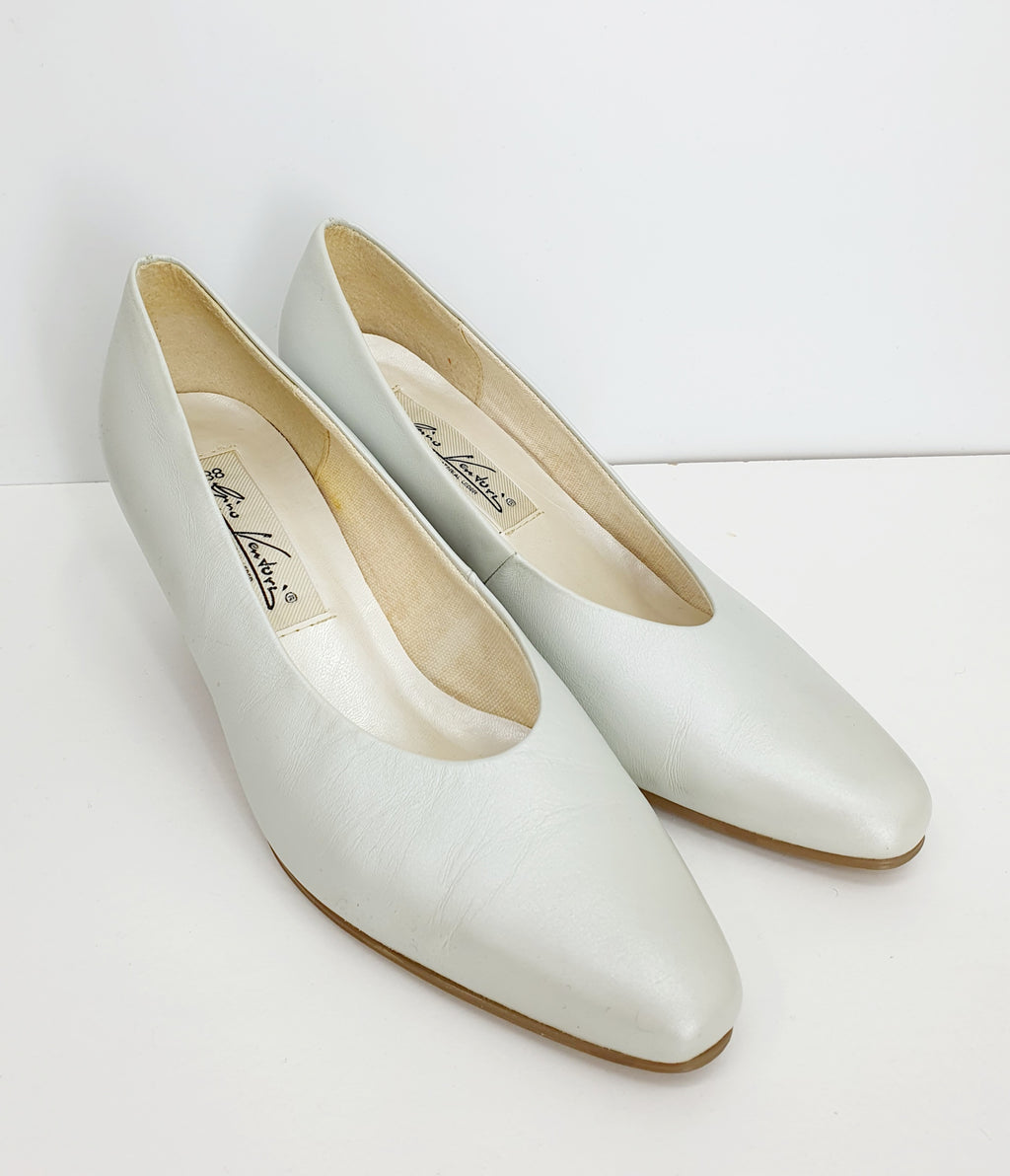 Gino Ventori, vaaleat juhlakengät / hääkengät, naisten korkokengät, kuva päältä