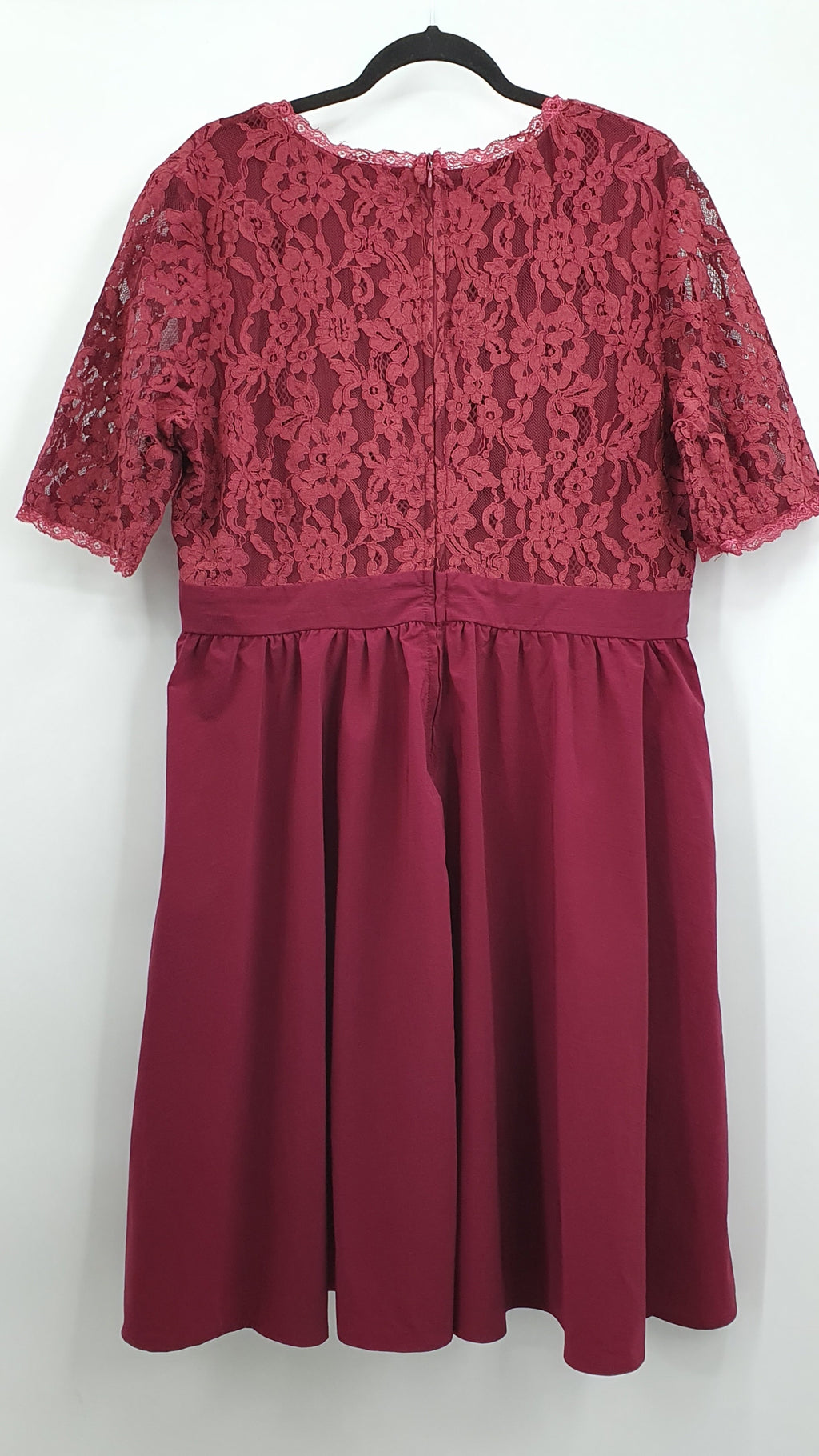 Party dress, burgundy lace, size 42/44