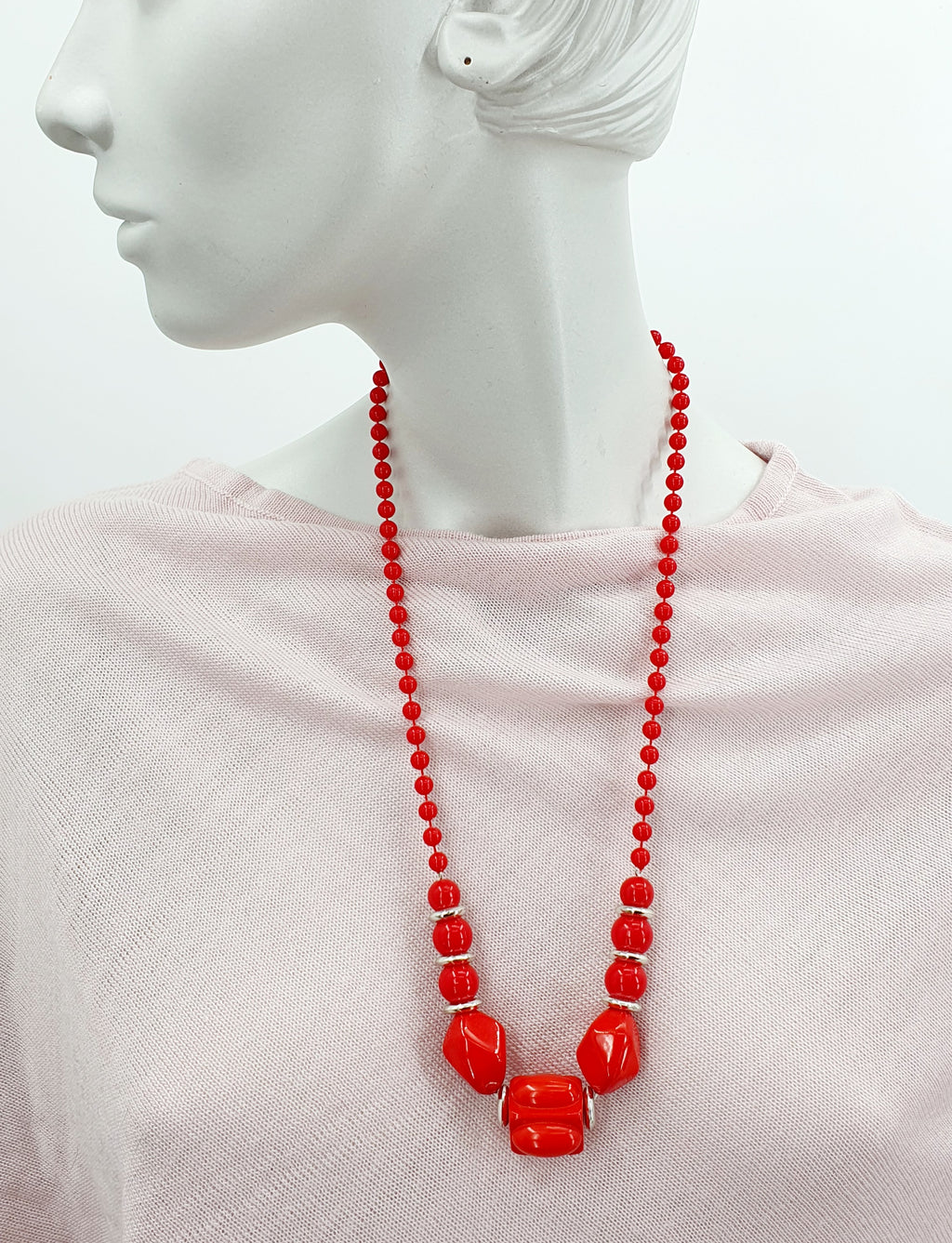 Pearl necklace from the 80s, color red/silver