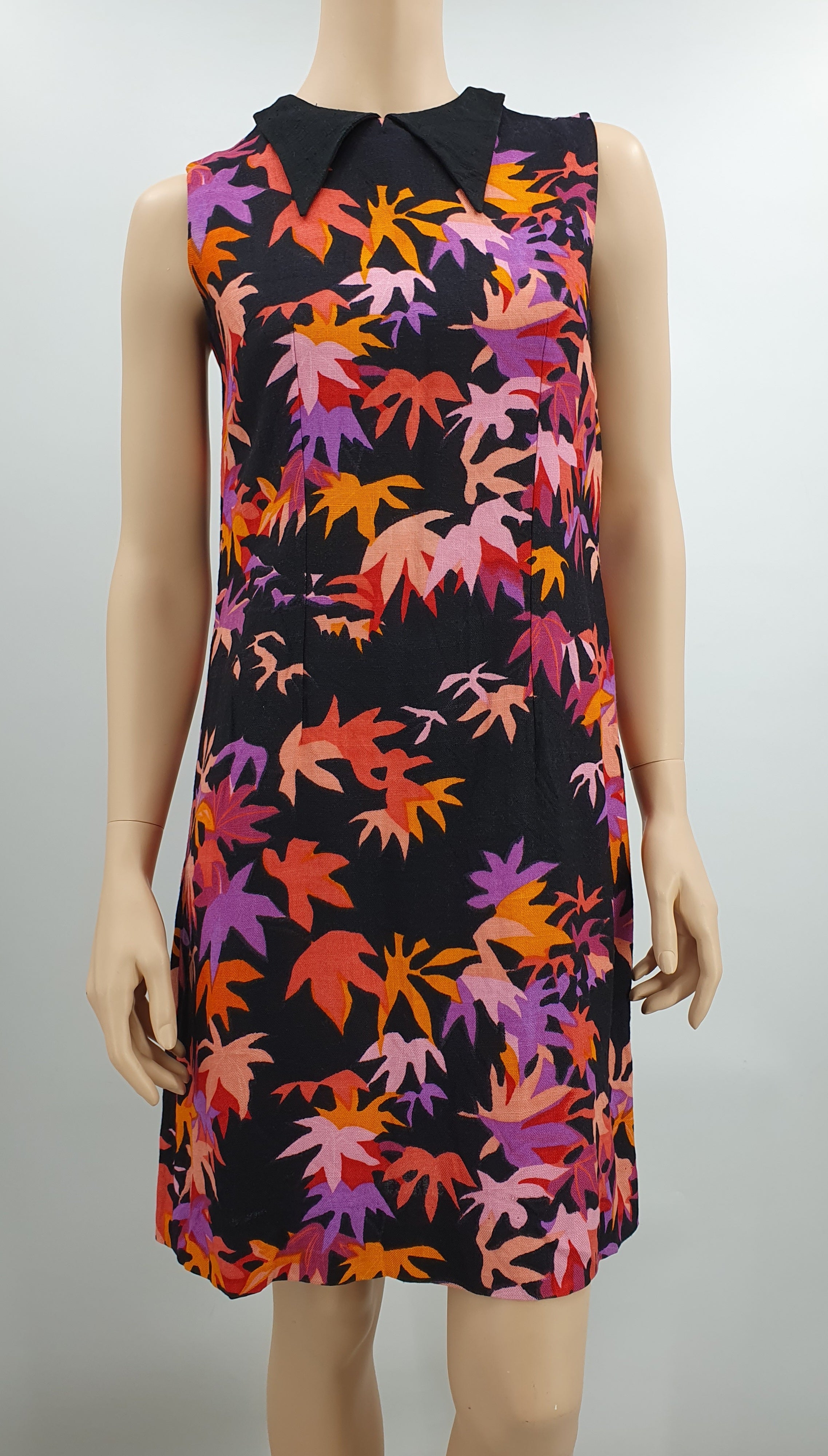 Kaarina, sleeveless dress from the 60s-70s, non-iron fabric, size 36