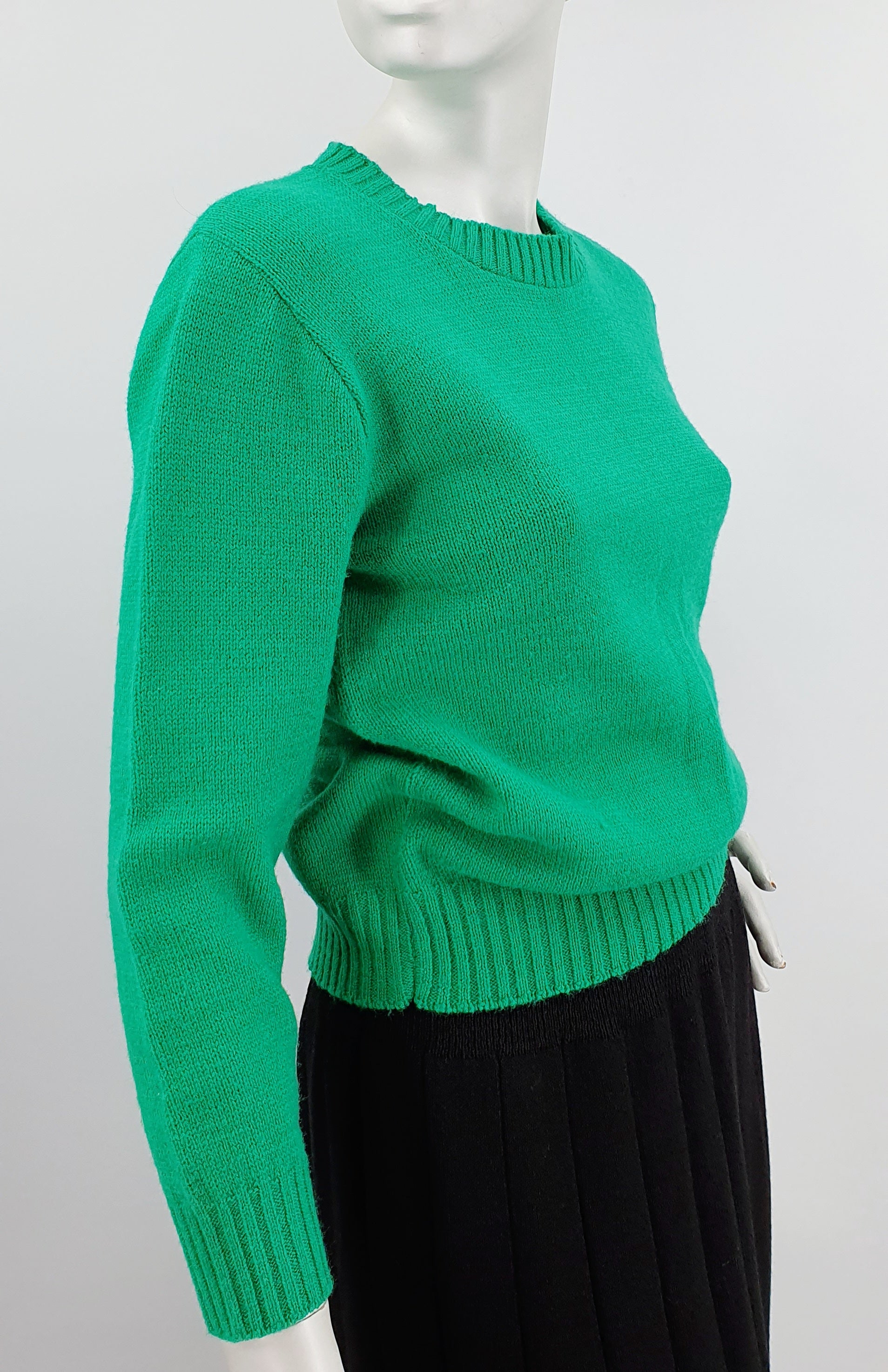 Curry Knits, green sweater from the 70s, size 34-36