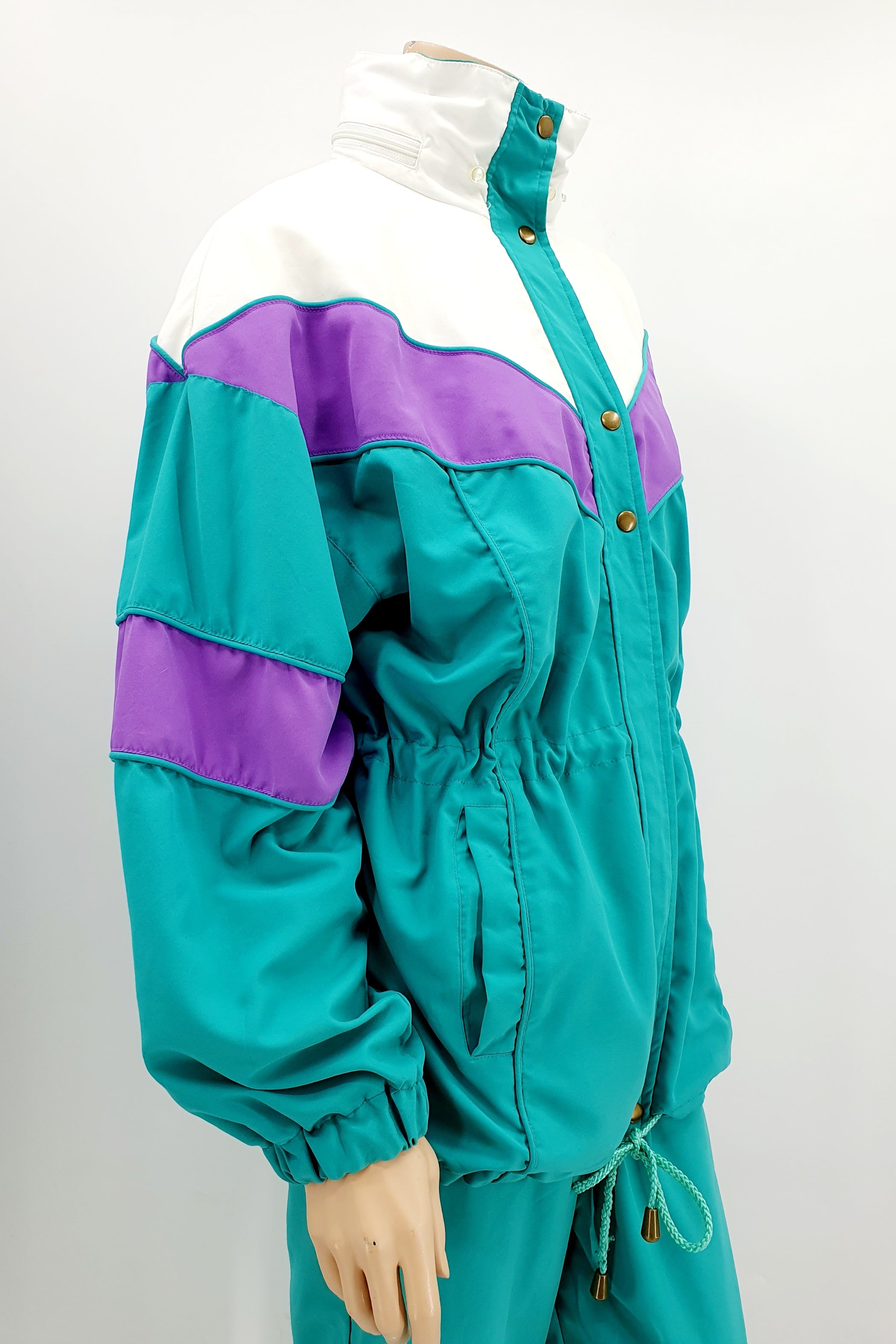 Vintage ulkoilutakki 90-luku, väri vedenvihreä, koko 42(44, kuva sivulta