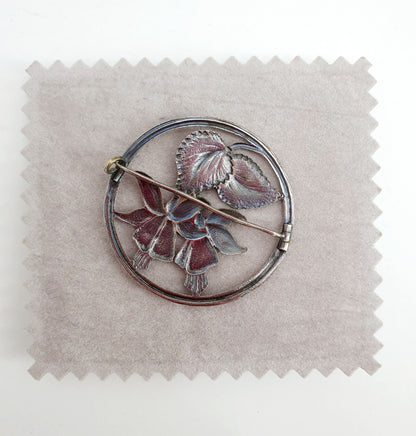 Brooch, round flower pattern