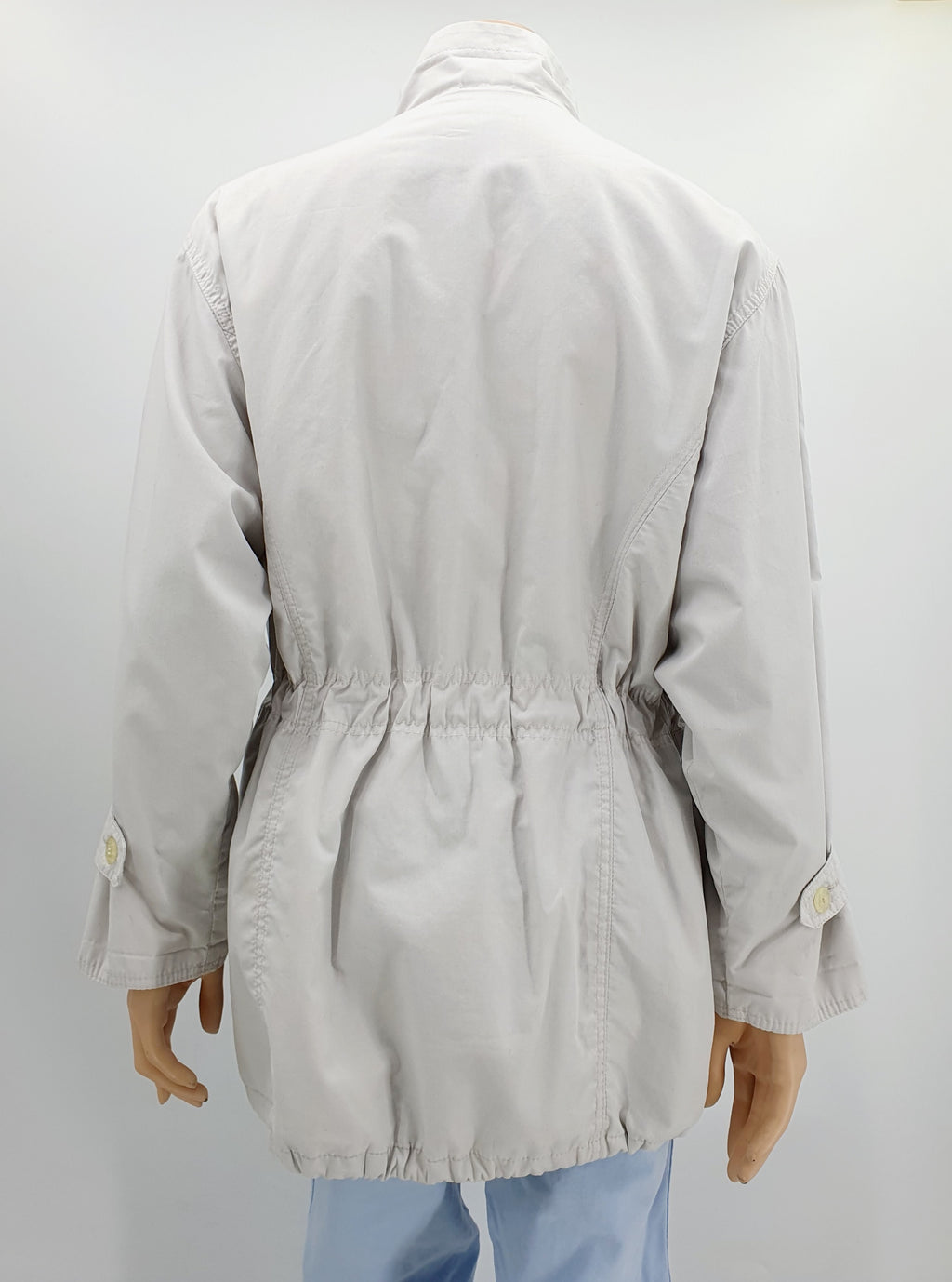 Reflex, luunvalkoinen välikausitakki 90-luvulta, kevät-kesätakki naiselle, kuva sivulta, kuva selkäpuolelta