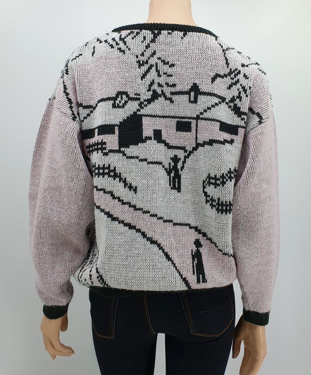 Kimalteleva neulepusero 80-luvulta graafinen kuvio koko 40-42, takaa kuvattuna