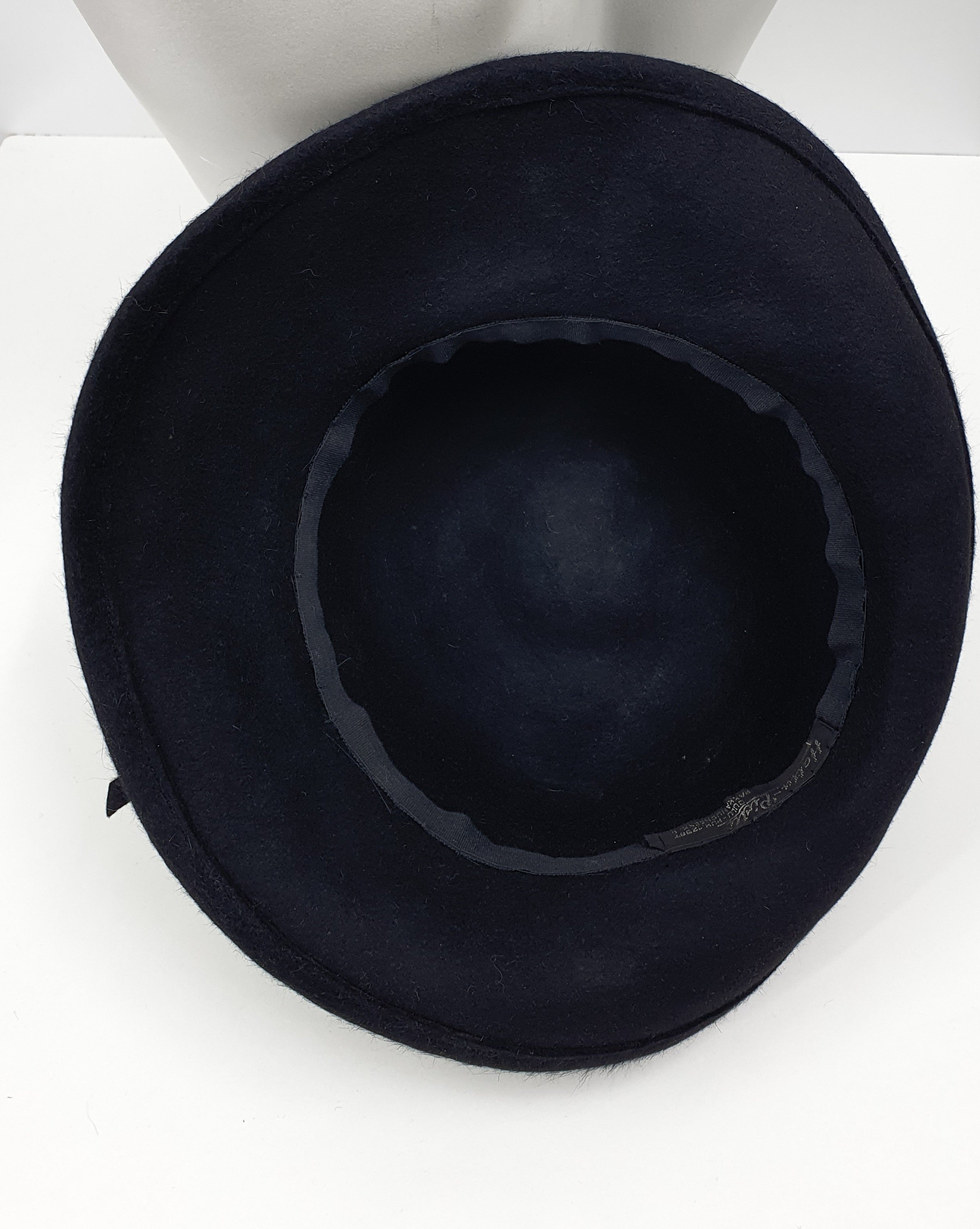 Women's felt hat from the 80s, color black, unused, 55cm