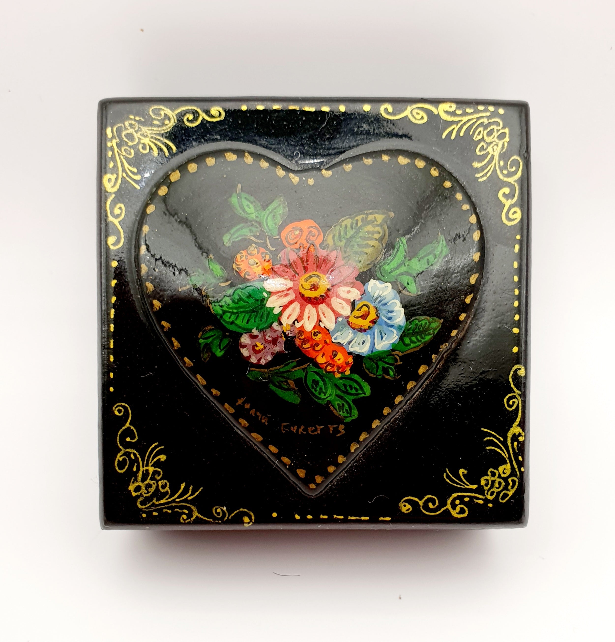 Small wooden jewelry box, Heart/Winter landscape