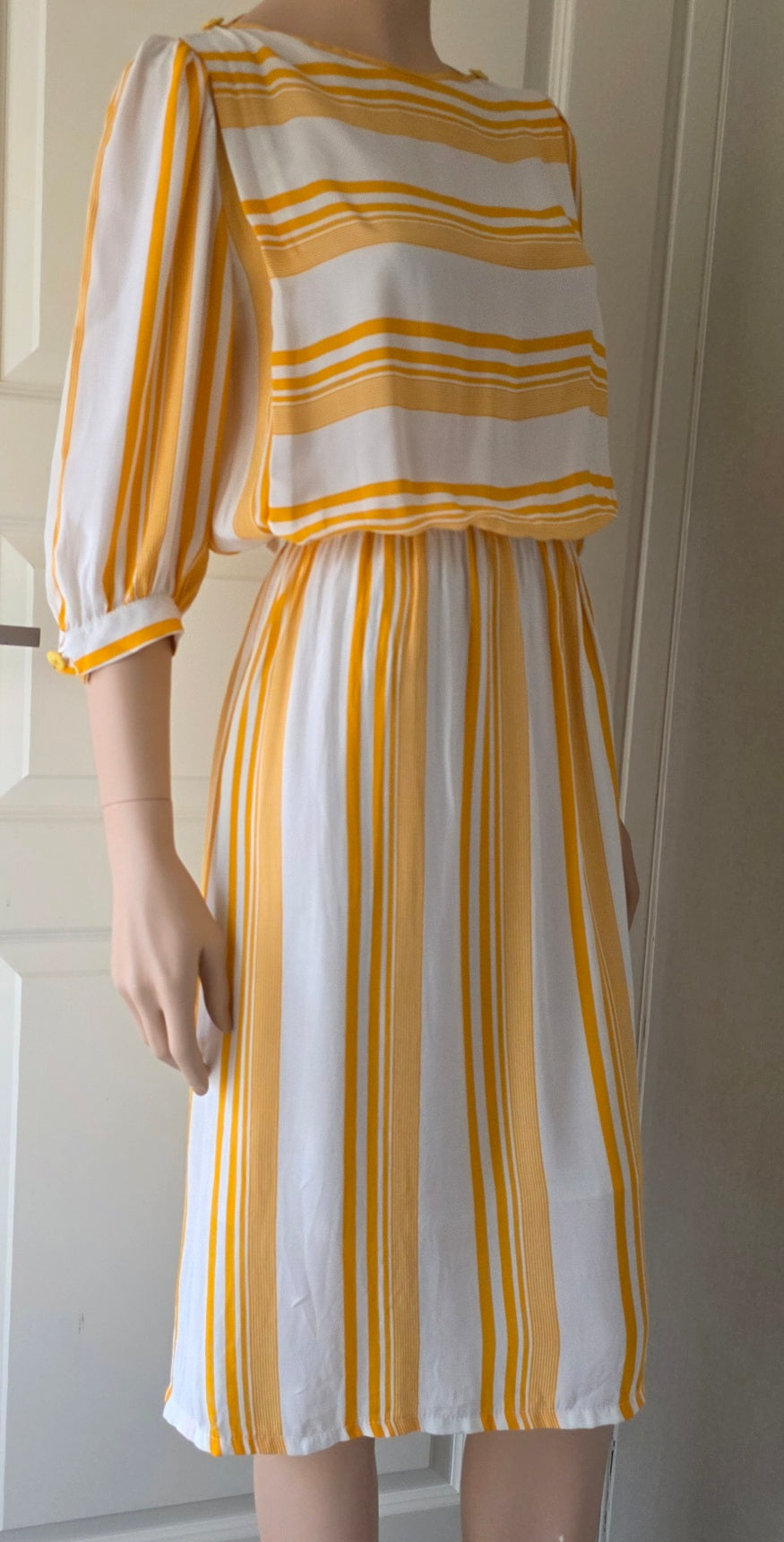 Yellow and white viscose dress from the 80s, size 36-38