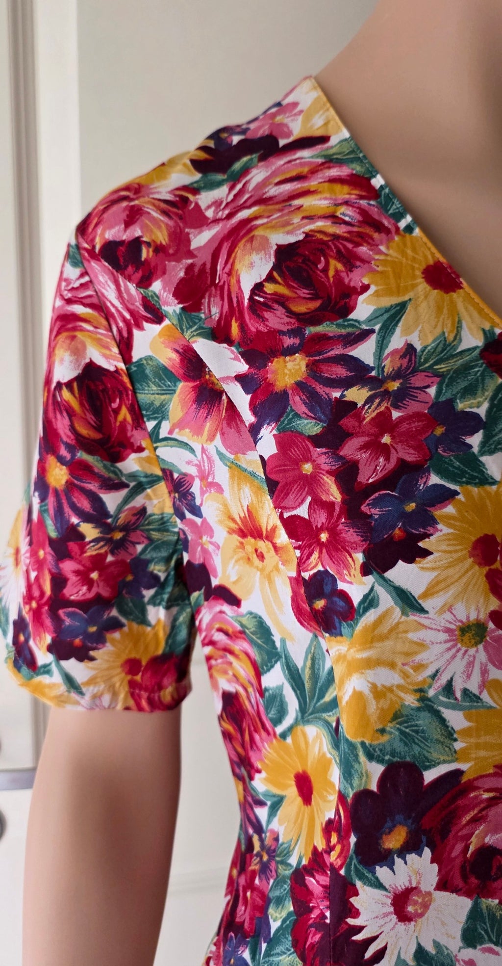 Floral viscose dress from the 90s, size 38