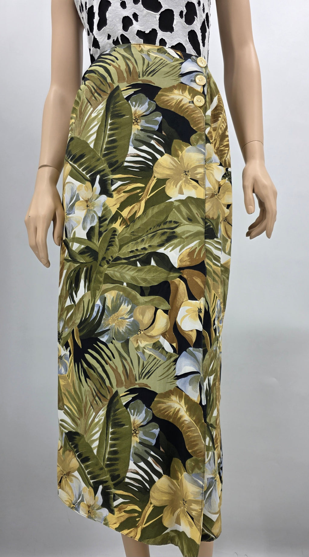 KappAhl, leaf pattern wrap skirt from the 2000s, waist 72cm, size 36/38