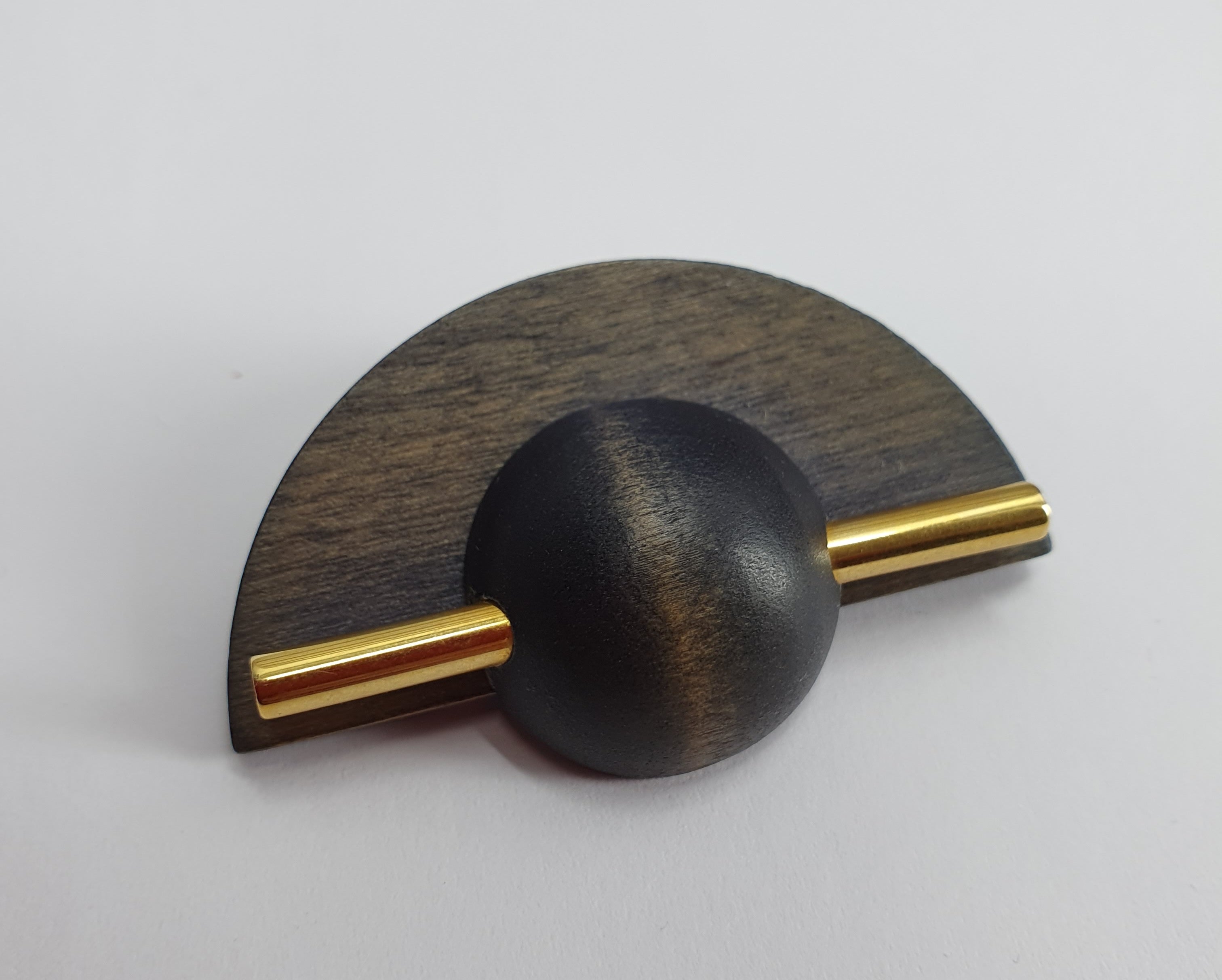 Aarikka, Lady brooch from the 80s-90s