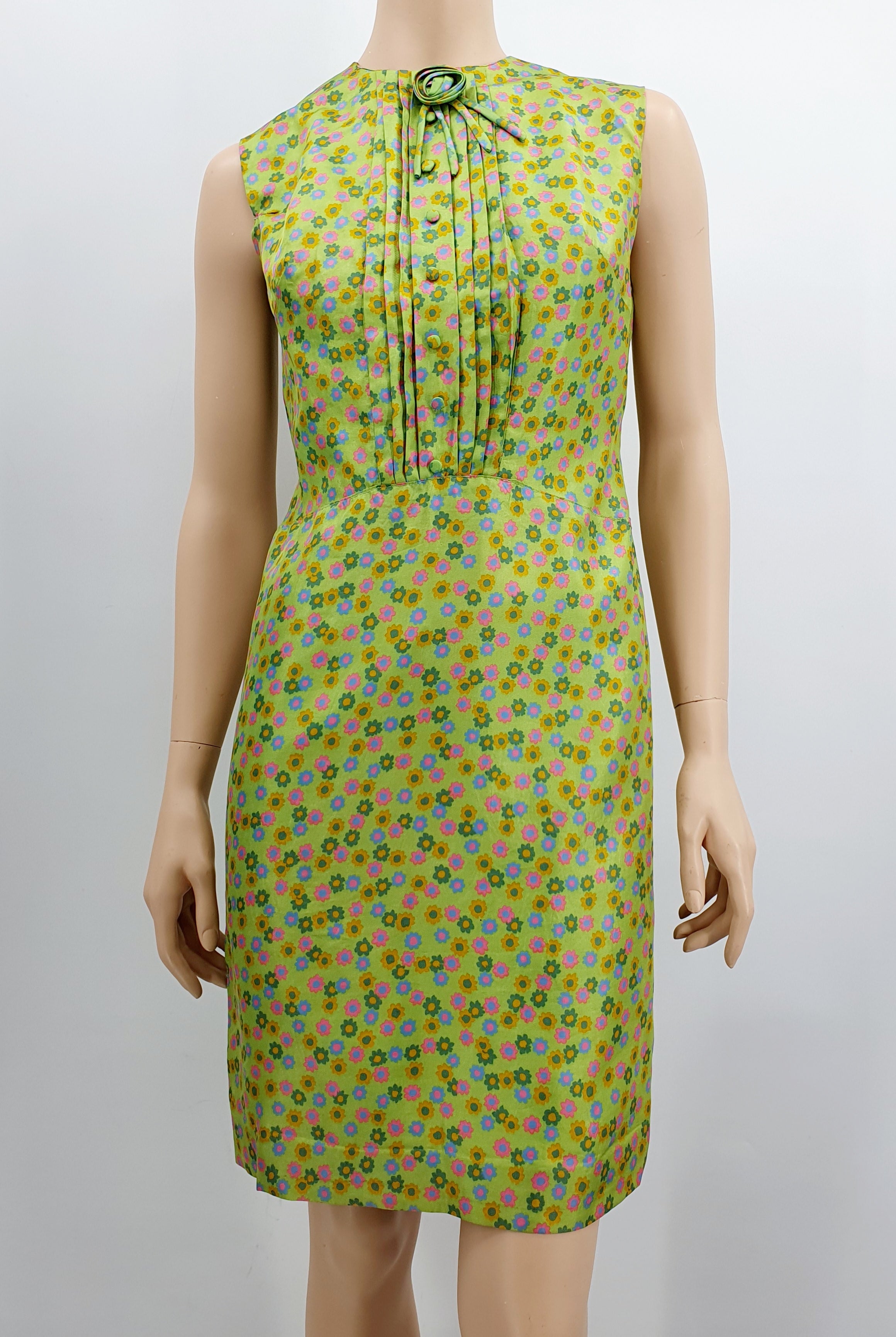 Hihaton juhlamekko-kesämekko 60-luku, limenvihreä-kukkakuvio