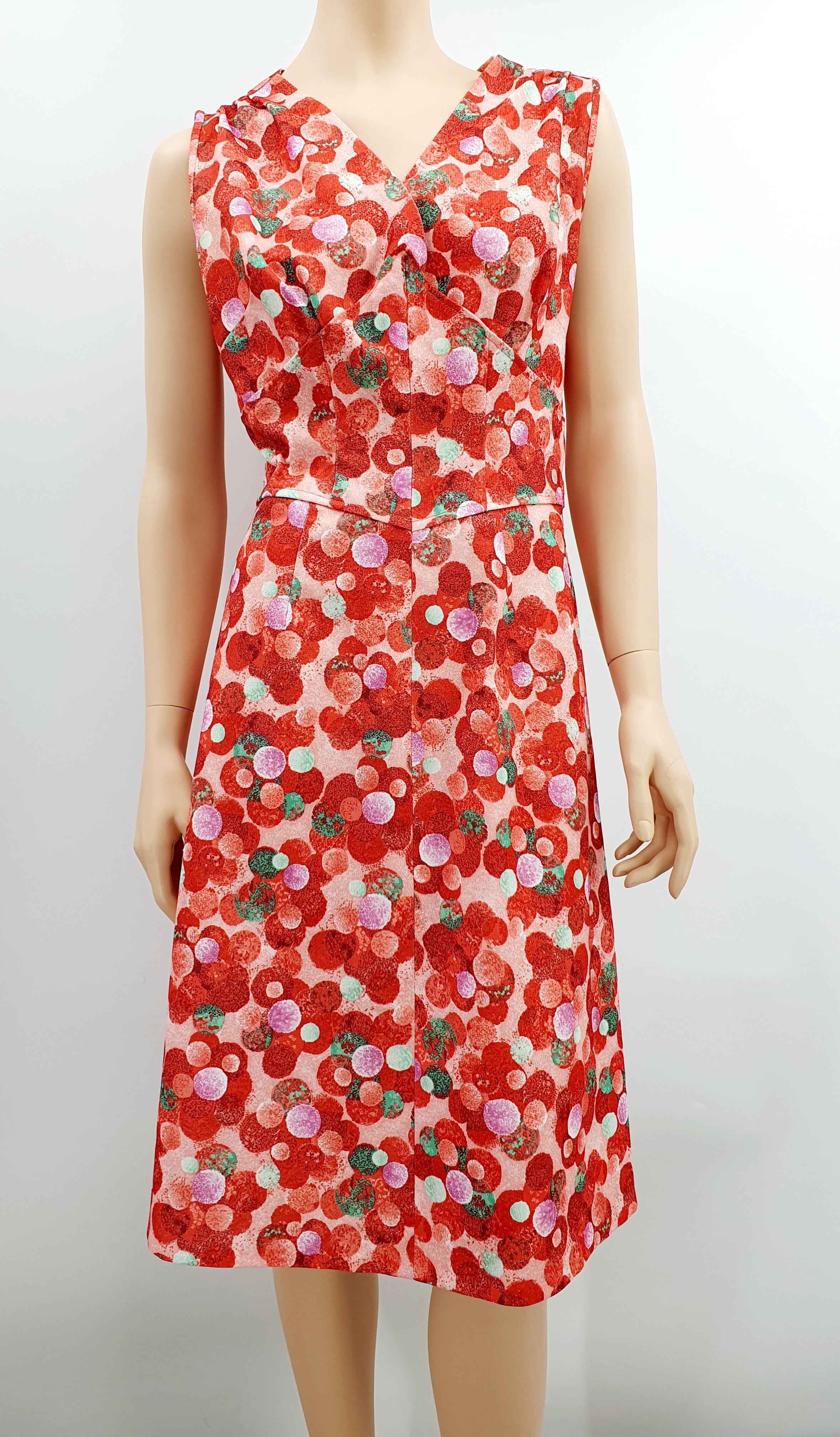 Sleeveless retro dress from the 70s, size 40