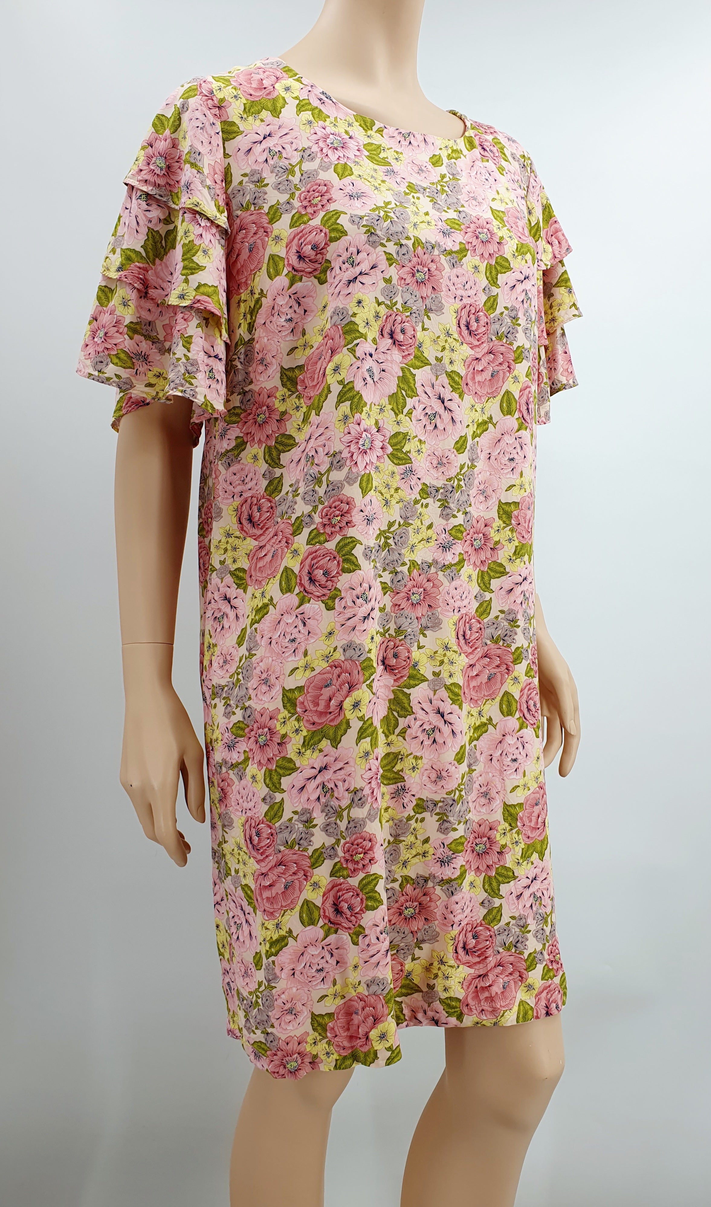 Pink viscose floral dress from the 90s-2000s, size 38-40