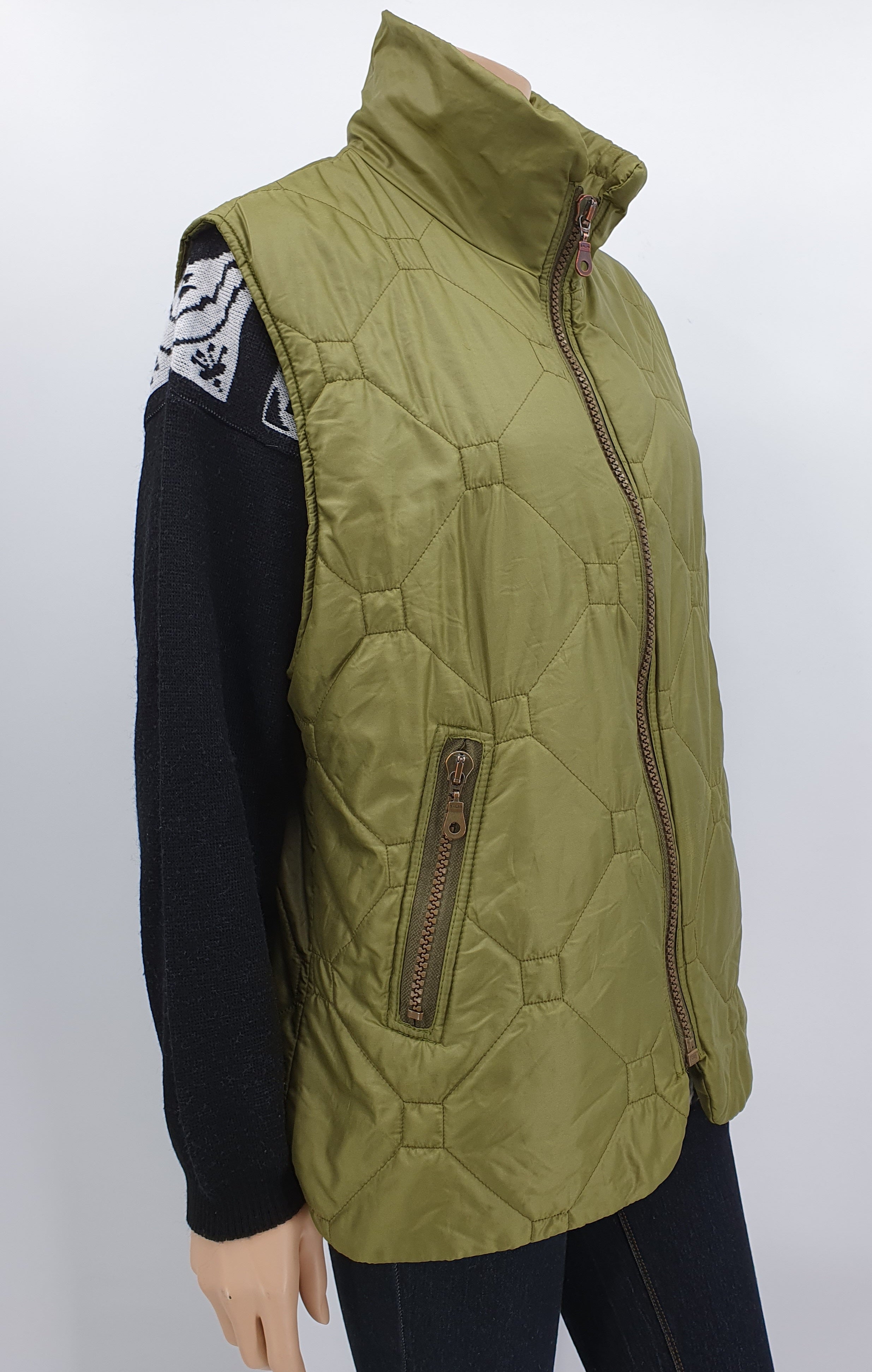 Torstai, olive green quilted vest from the 90s, size 42