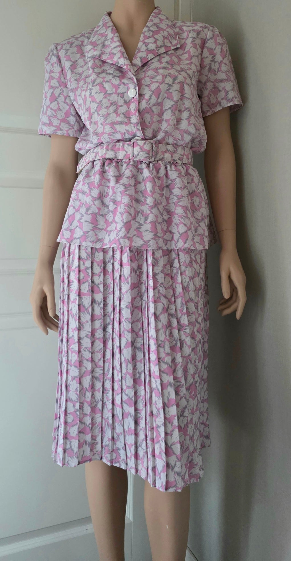 Beverly Santee, pleated dress from the 80s, size 36-38