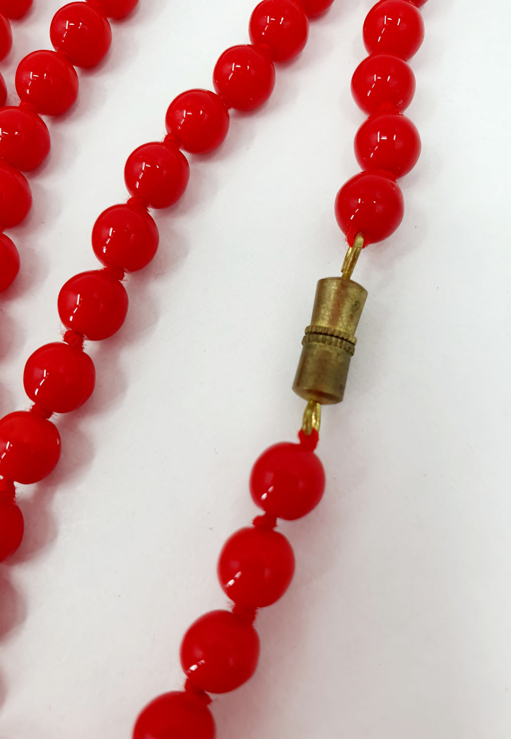 Red pearl necklace from the 60s-70s, length 120cm