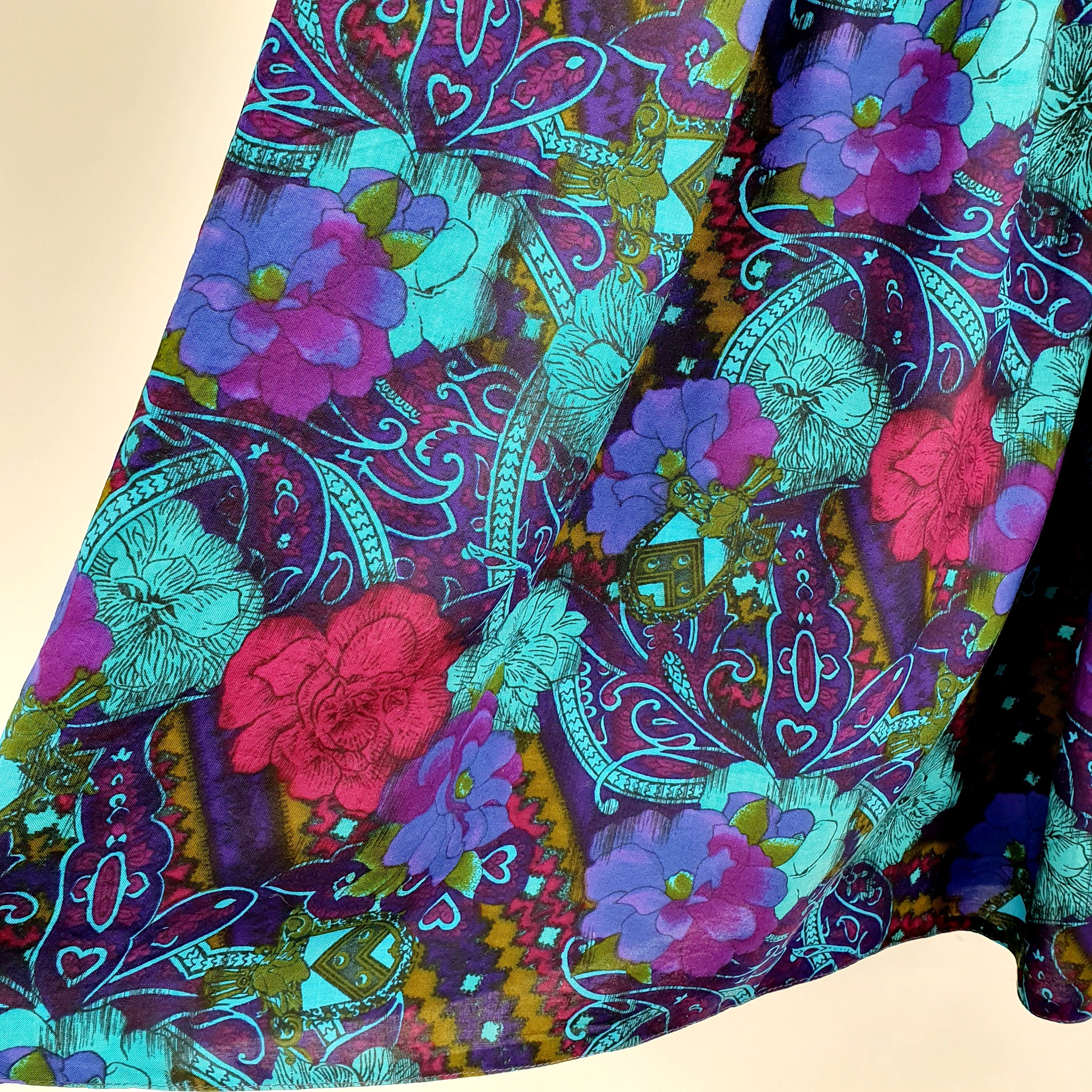 Italian viscose skirt from the 90s, waist 75-85cm, size 38-40